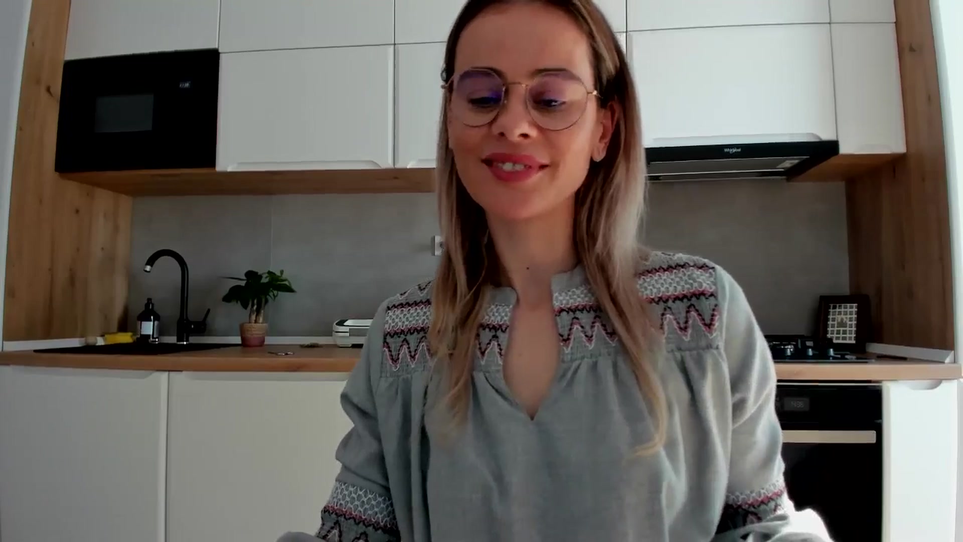 Gallery image thumbnail from DebbyPaige's myfreecams stream on, 02/19/2025, 13:14 image 12 of 20