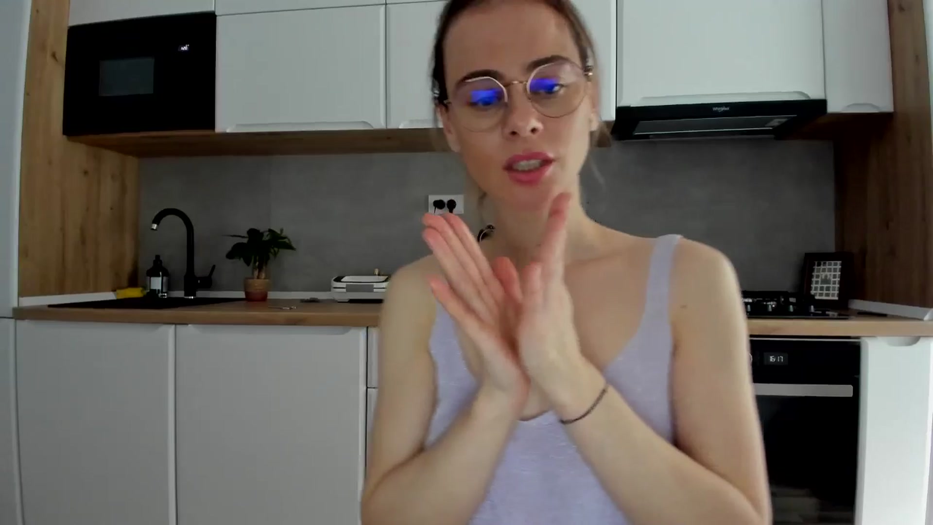 Gallery image thumbnail from DebbyPaige's myfreecams stream on, 02/19/2025, 14:30 image 18 of 20