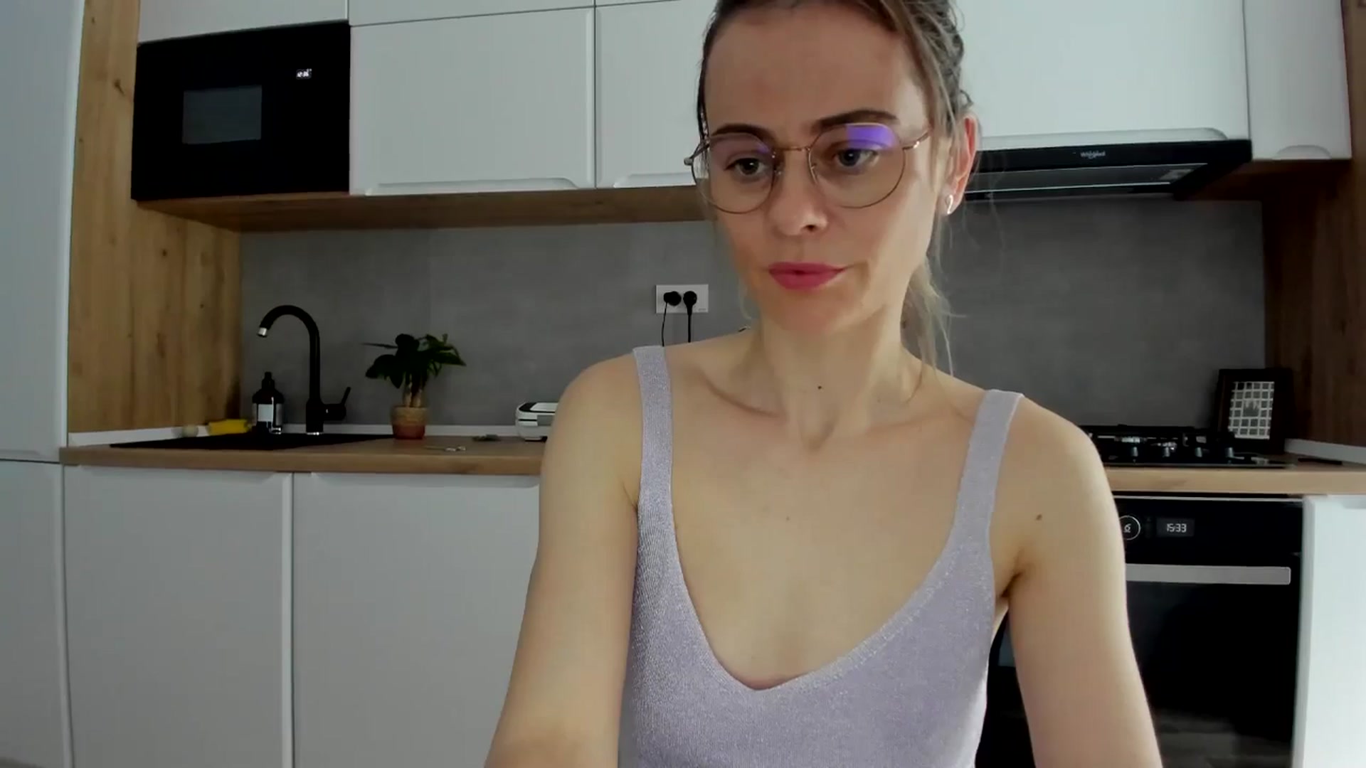 Gallery image thumbnail from DebbyPaige's myfreecams stream on, 02/19/2025, 14:30 image 3 of 20