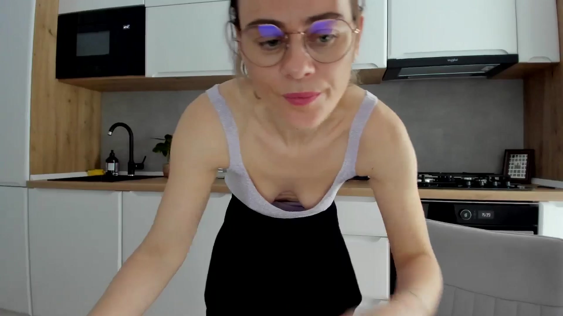 Gallery image thumbnail from DebbyPaige's myfreecams stream on, 02/19/2025, 14:30 image 5 of 20