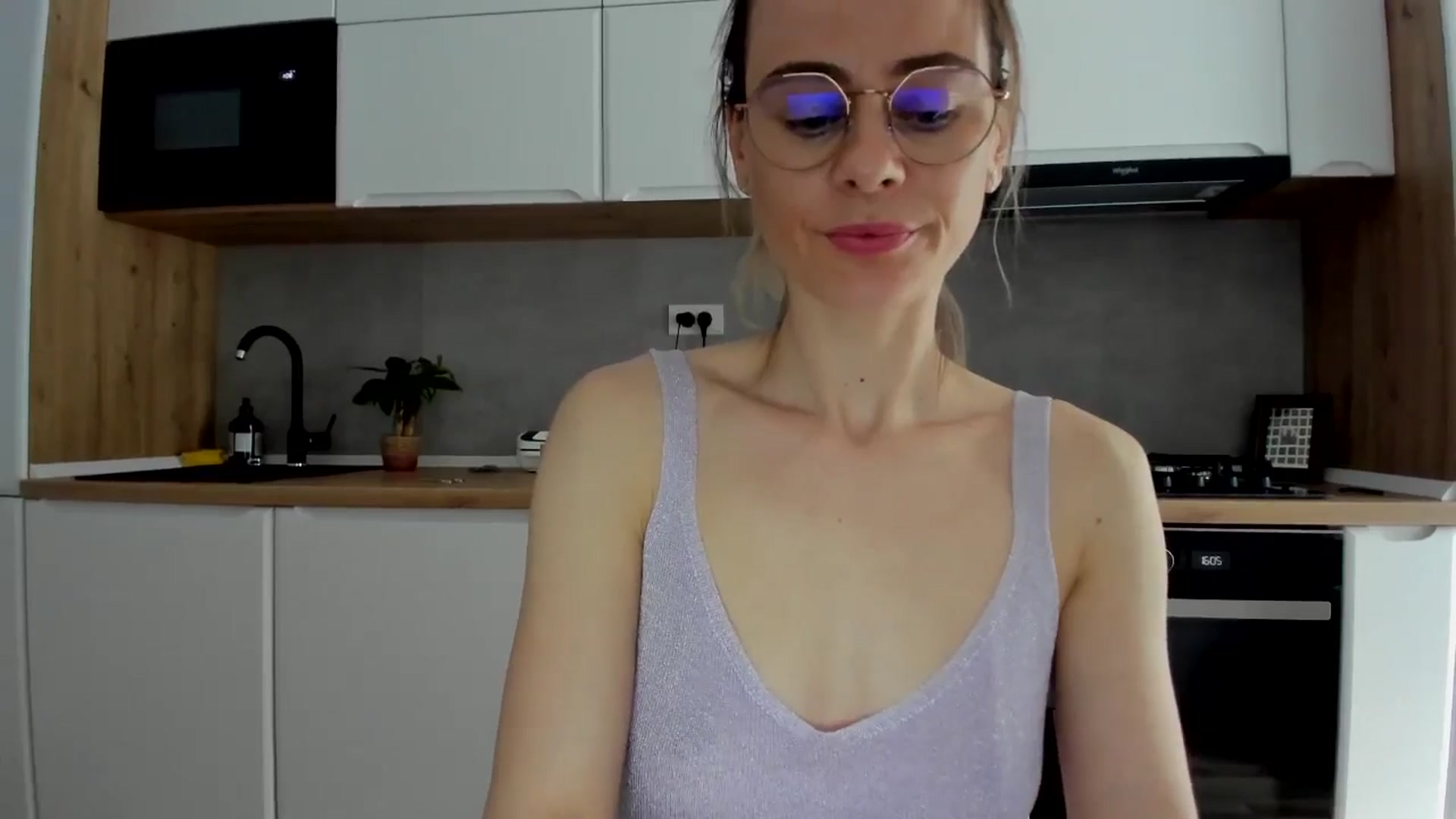 Gallery image thumbnail from DebbyPaige's myfreecams stream on, 02/19/2025, 14:30 image 14 of 20