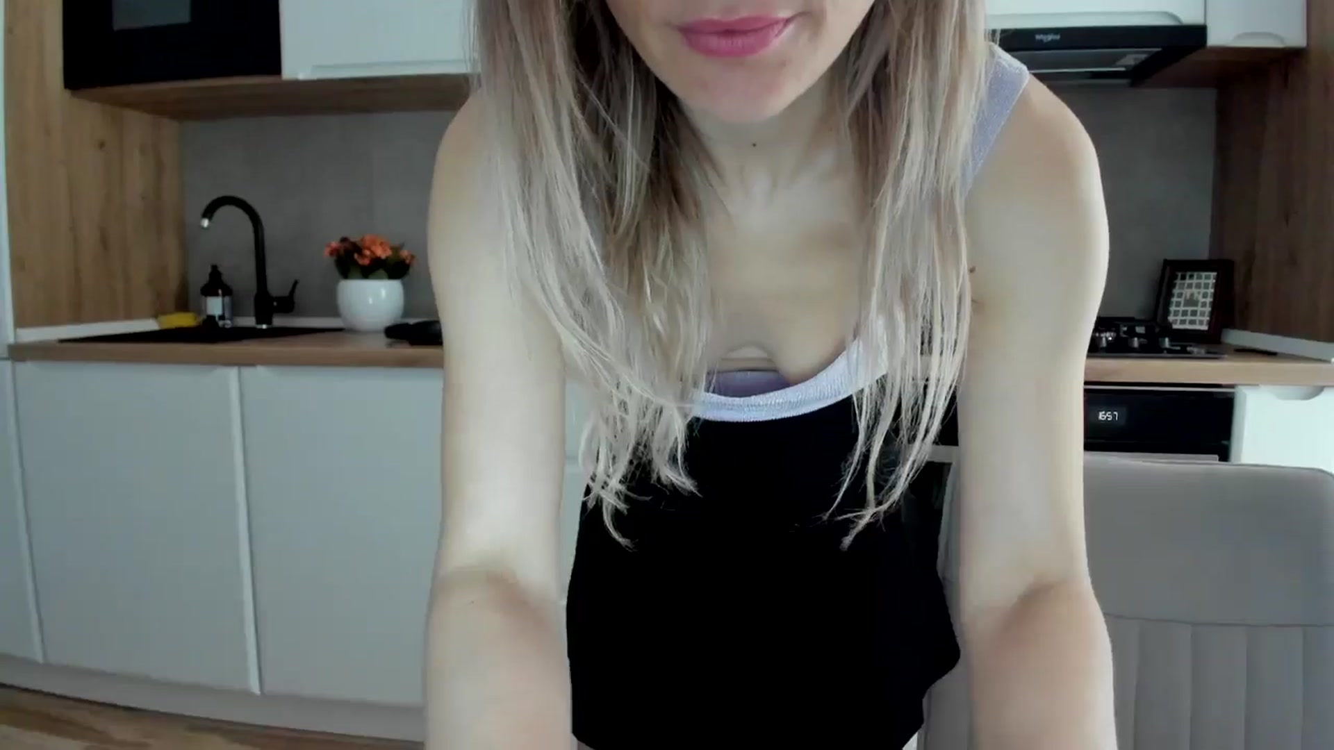 Gallery image thumbnail from DebbyPaige's myfreecams stream on, 02/19/2025, 15:04 image 18 of 20