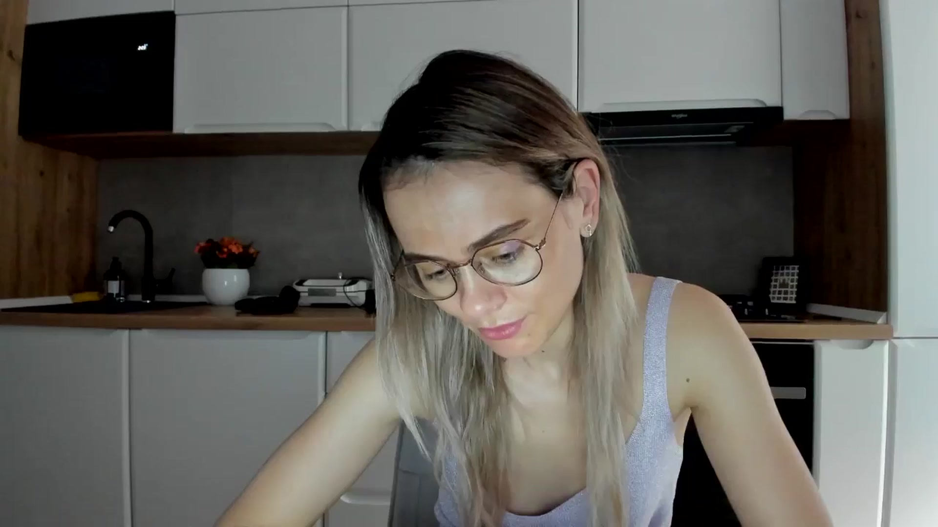 Gallery image thumbnail from DebbyPaige's myfreecams stream on, 02/19/2025, 15:28 image 14 of 20