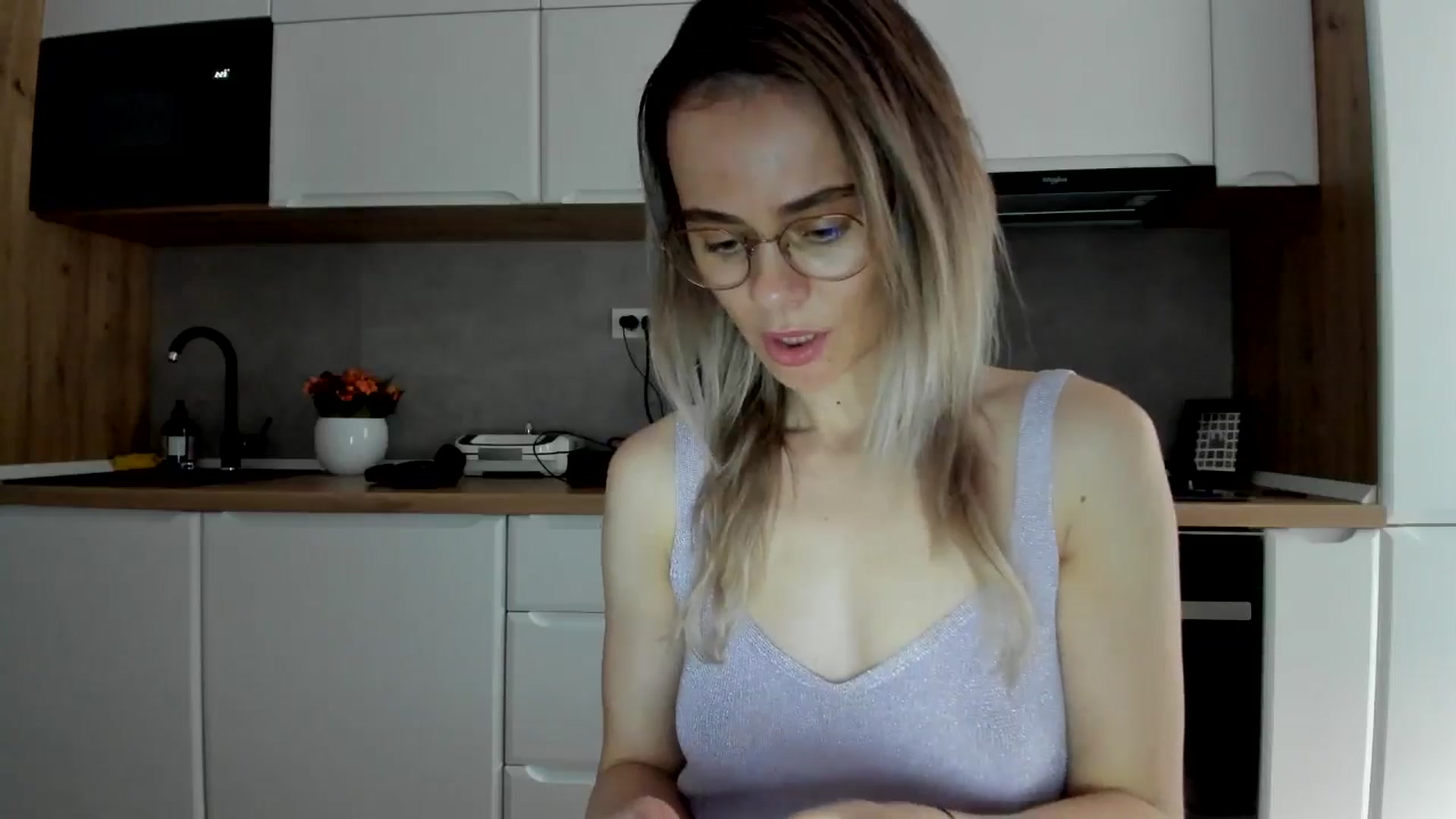 Gallery image thumbnail from DebbyPaige's myfreecams stream on, 02/19/2025, 15:28 image 13 of 20