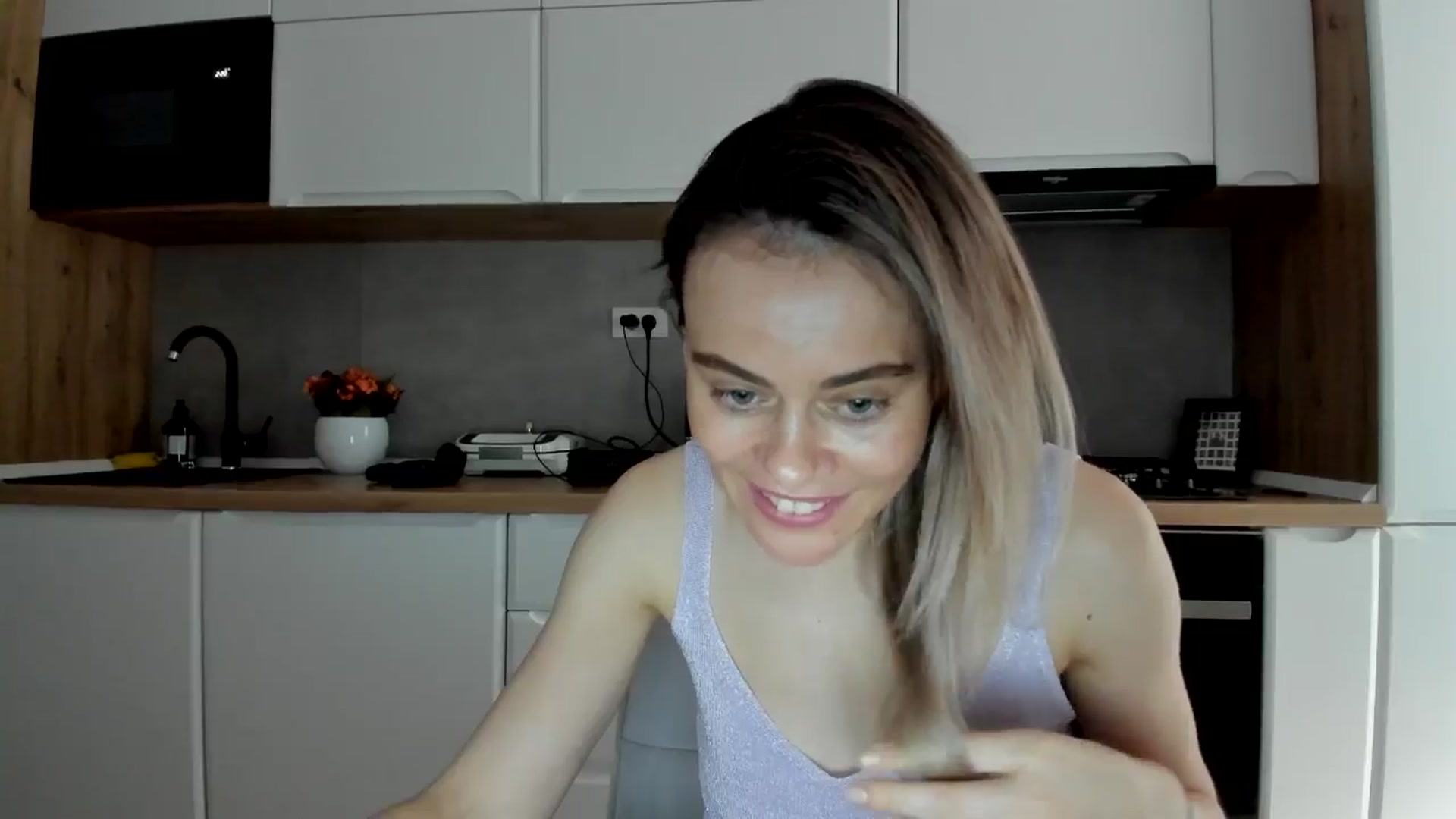 Gallery image thumbnail from DebbyPaige's myfreecams stream on, 02/19/2025, 15:28 image 10 of 20