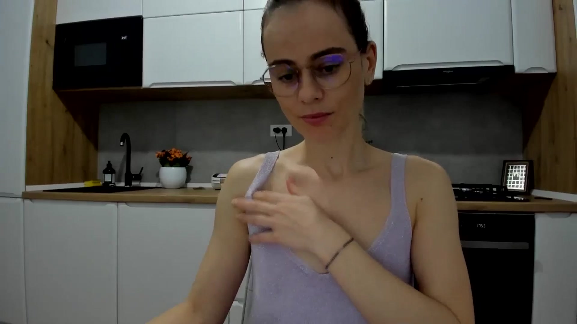 Gallery image thumbnail from DebbyPaige's myfreecams stream on, 02/19/2025, 16:13 image 10 of 20