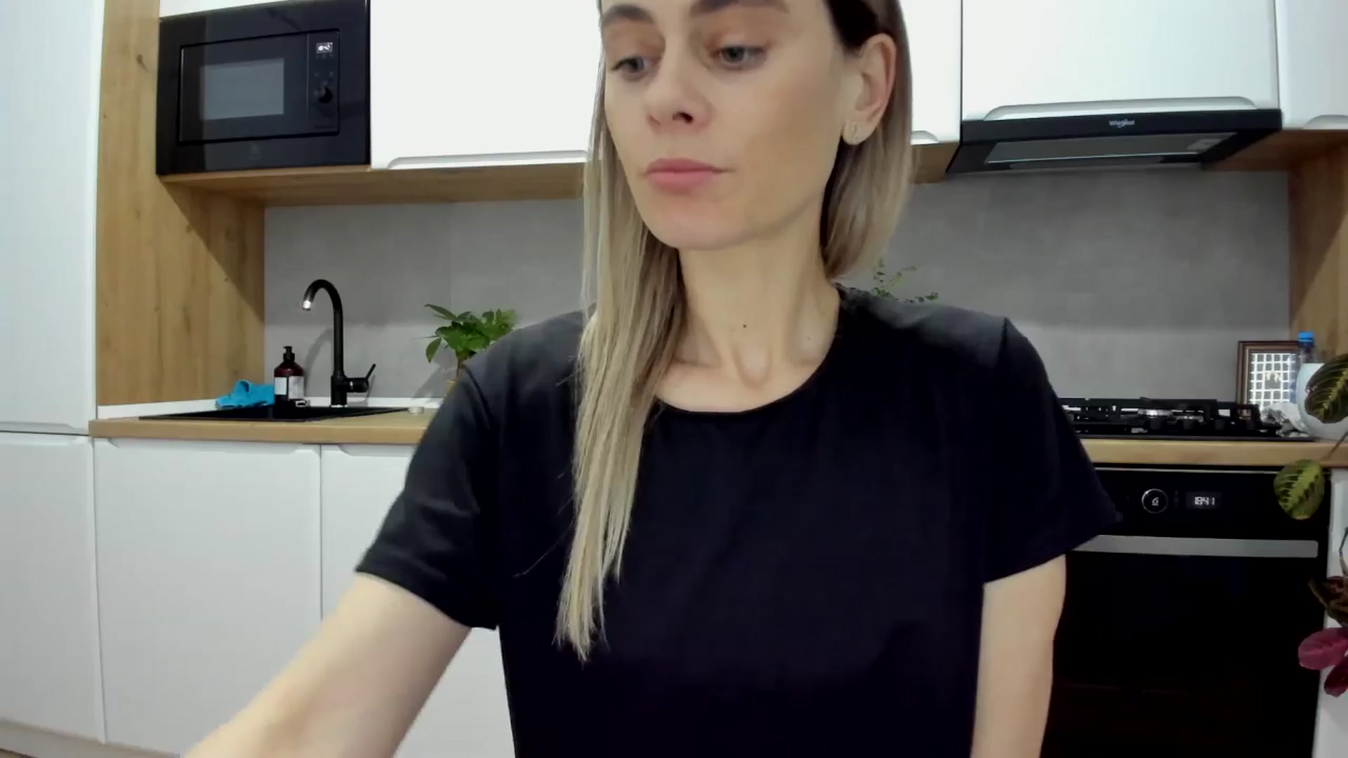 Gallery image thumbnail from DebbyPaige's myfreecams stream on, 02/24/2025, 17:06 image 11 of 20