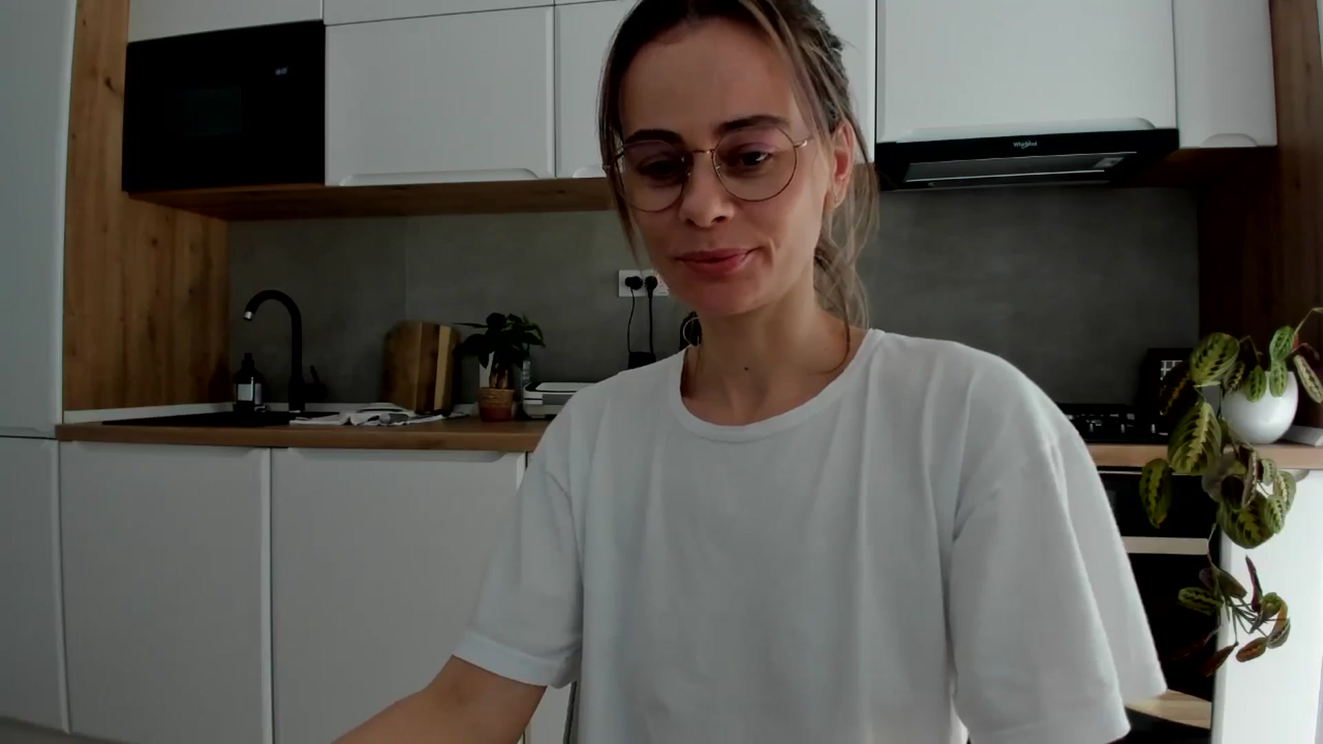 Gallery image thumbnail from DebbyPaige's myfreecams stream on, 02/25/2025, 11:56 image 13 of 20