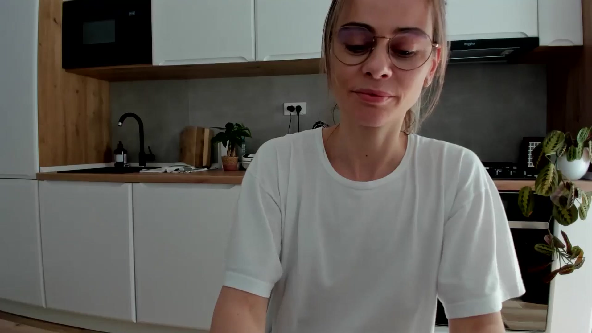 Gallery image thumbnail from DebbyPaige's myfreecams stream on, 02/25/2025, 14:17 image 8 of 20