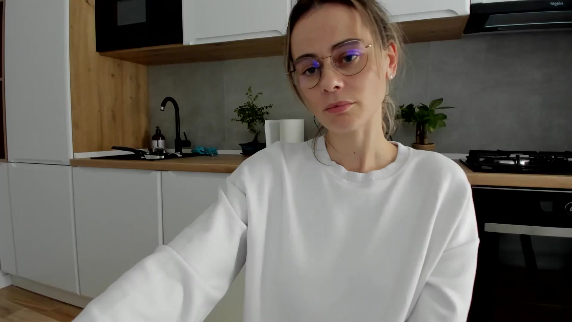 Gallery image thumbnail from DebbyPaige's myfreecams stream on, 03/04/2025, 14:52 image 19 of 20