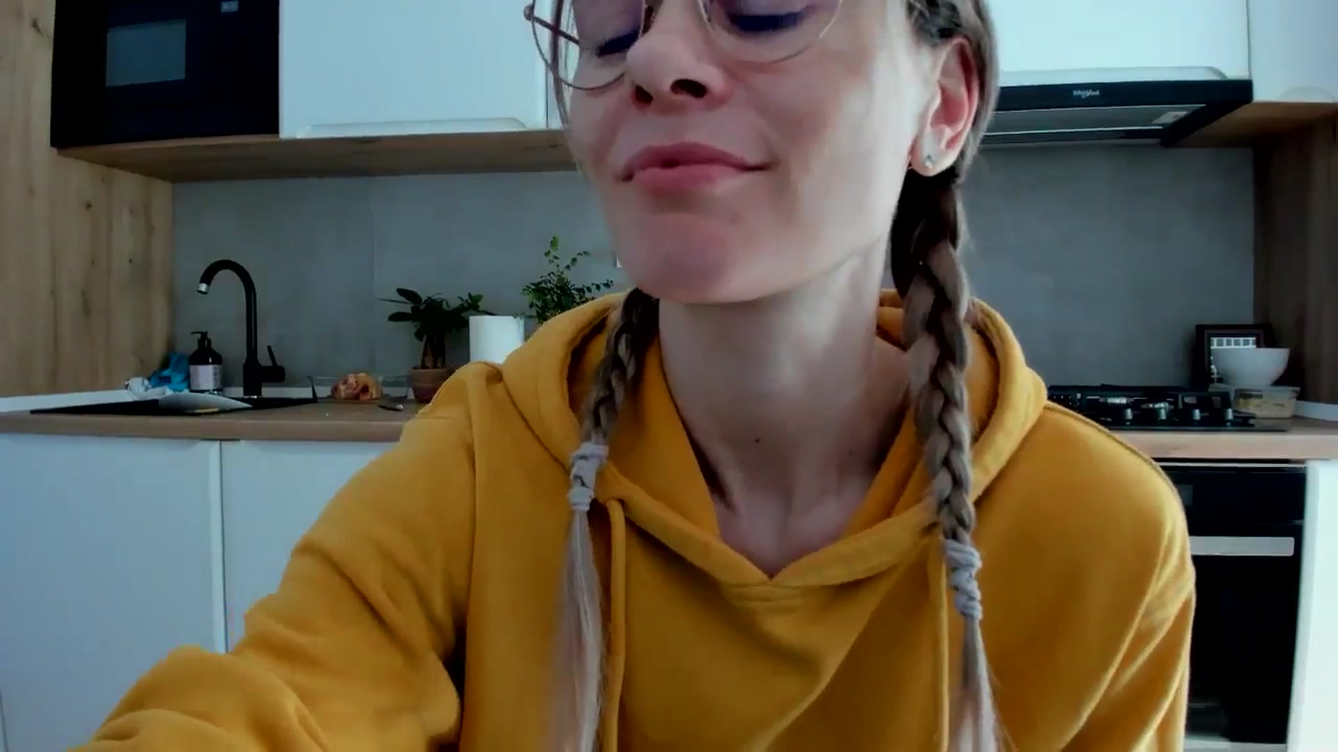 Gallery image thumbnail from DebbyPaige's myfreecams stream on, 03/06/2025, 13:36 image 19 of 20
