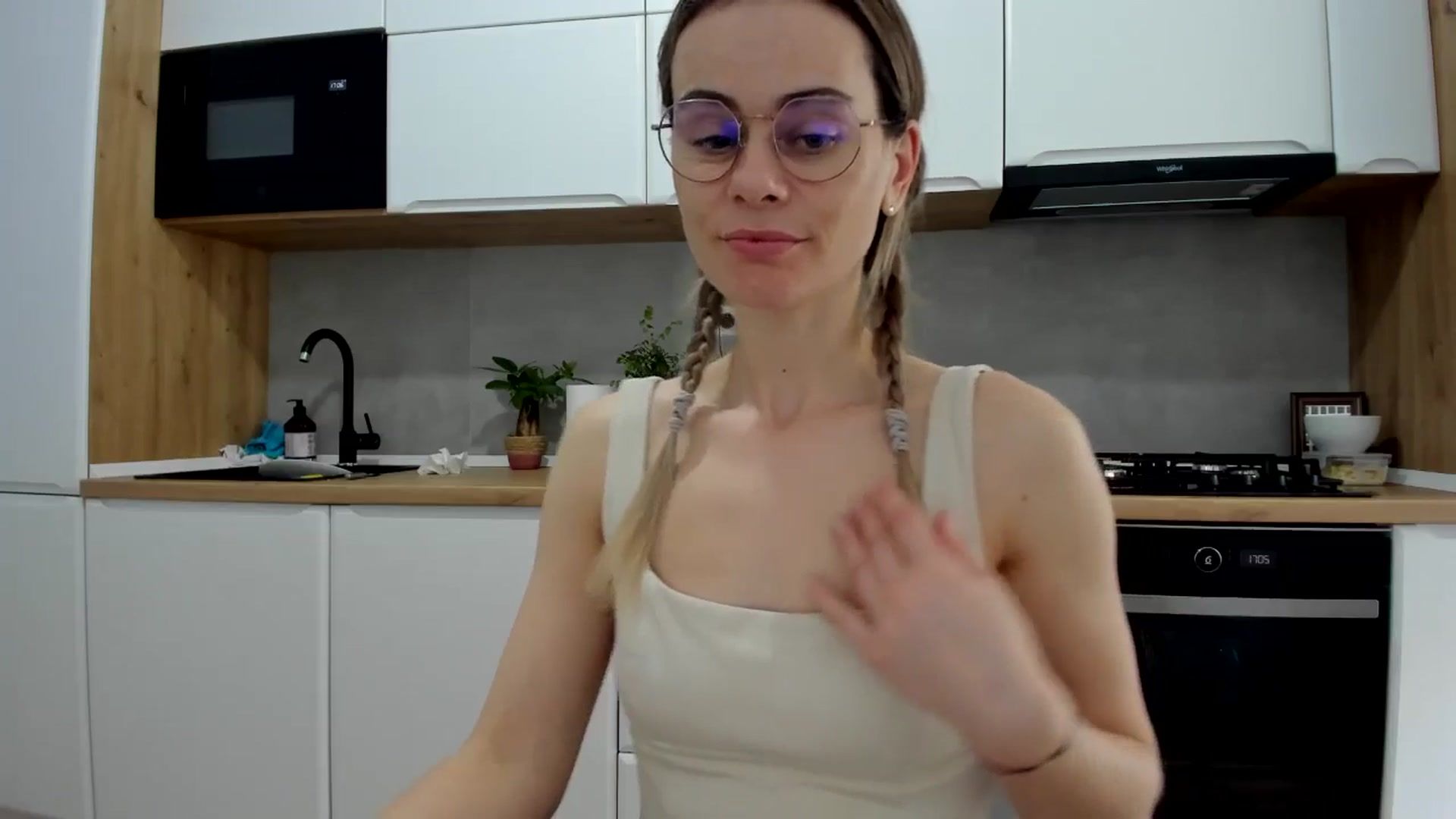 Gallery image thumbnail from DebbyPaige's myfreecams stream on, 03/06/2025, 16:15 image 10 of 20