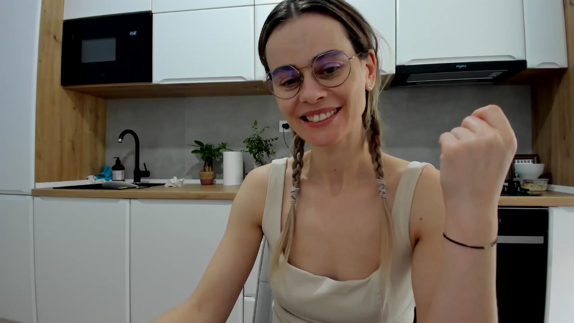 Gallery image thumbnail from DebbyPaige's myfreecams stream on, 03/06/2025, 16:15 image 11 of 20