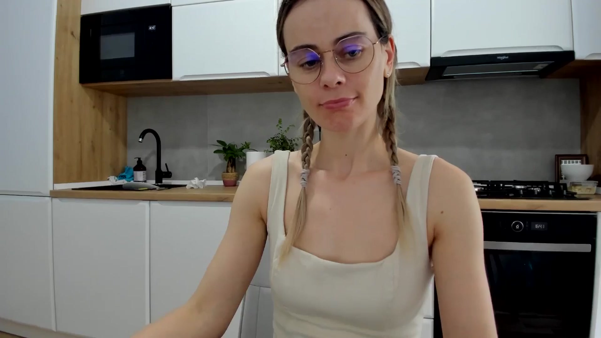 Gallery image thumbnail from DebbyPaige's myfreecams stream on, 03/06/2025, 16:15 image 6 of 20
