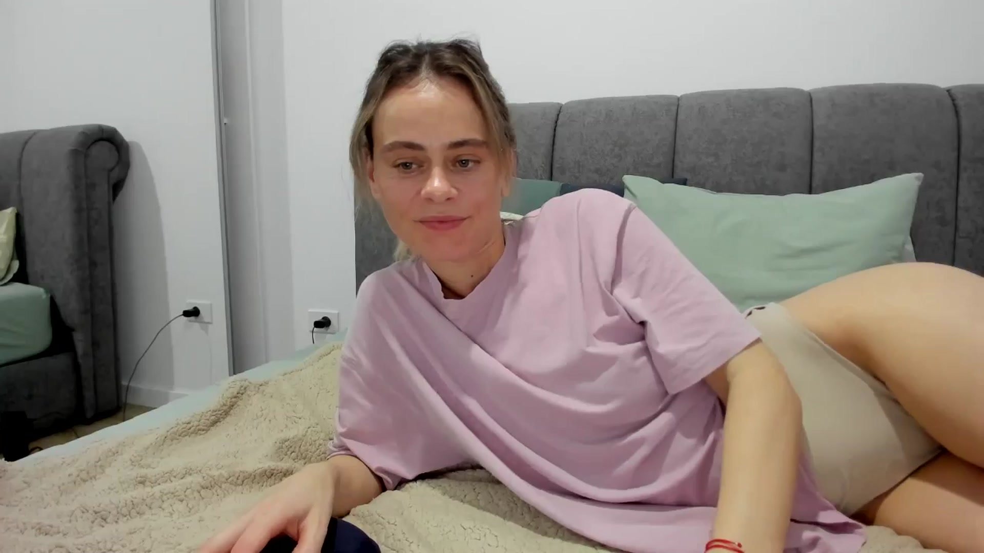 Gallery image thumbnail from DebbyPaige's myfreecams stream on, 03/07/2025, 20:50 image 8 of 20