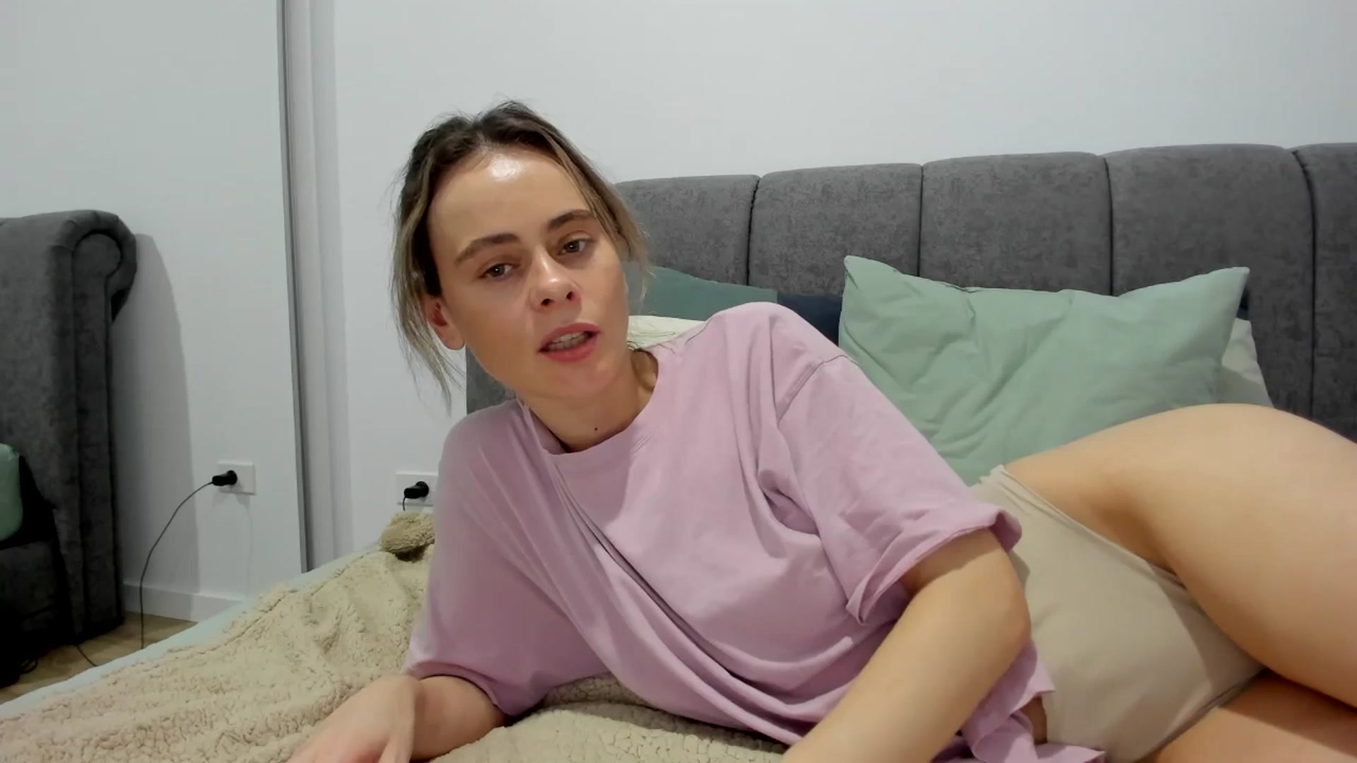 Gallery image thumbnail from DebbyPaige's myfreecams stream on, 03/07/2025, 21:26 image 3 of 20