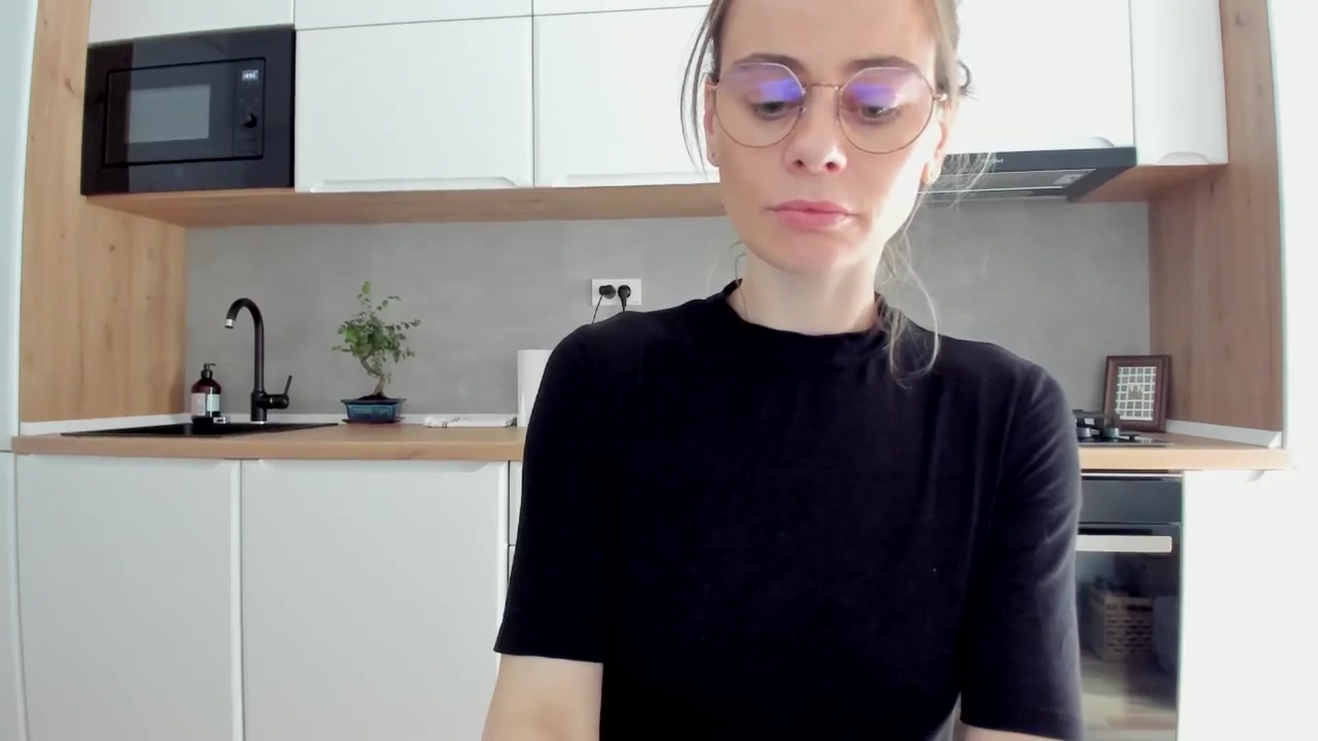 Gallery image thumbnail from DebbyPaige's myfreecams stream on, 03/11/2025, 13:52 image 10 of 20