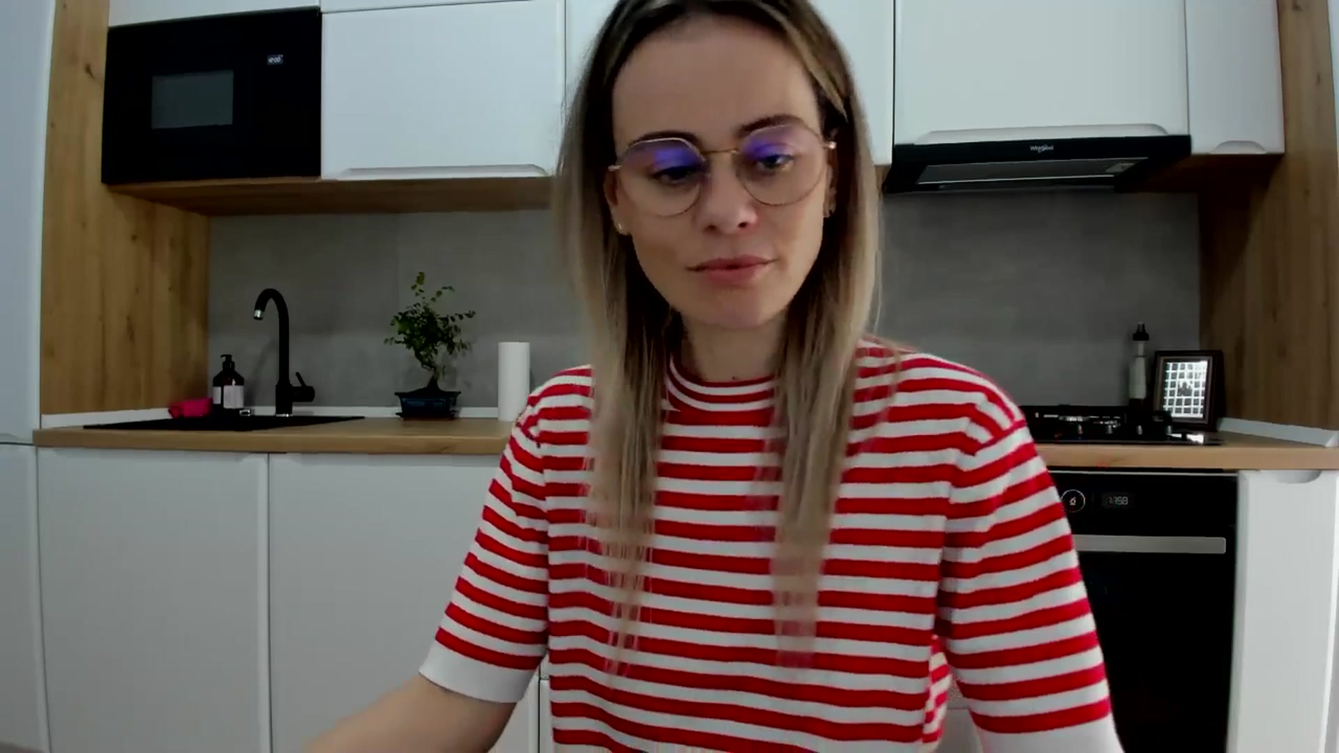 Gallery image thumbnail from DebbyPaige's myfreecams stream on, 03/12/2025, 11:40 image 12 of 20