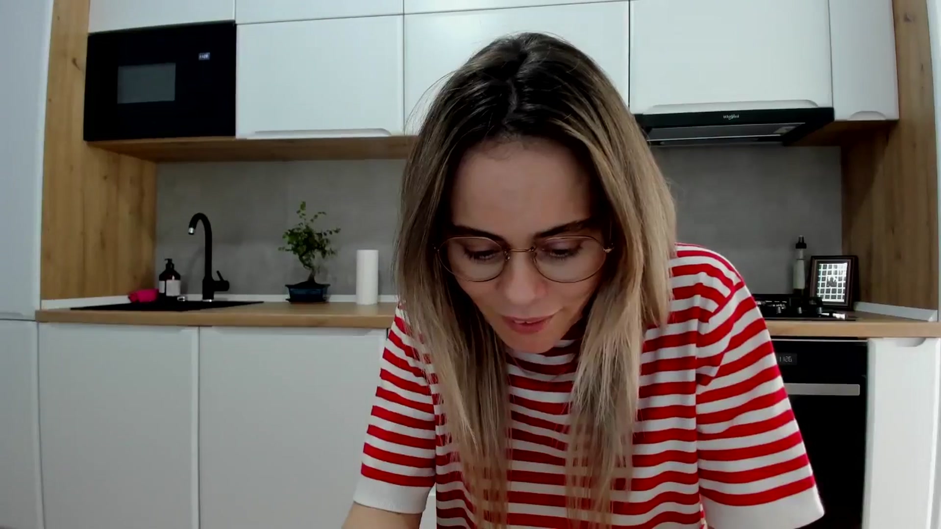Gallery image thumbnail from DebbyPaige's myfreecams stream on, 03/12/2025, 11:40 image 9 of 20
