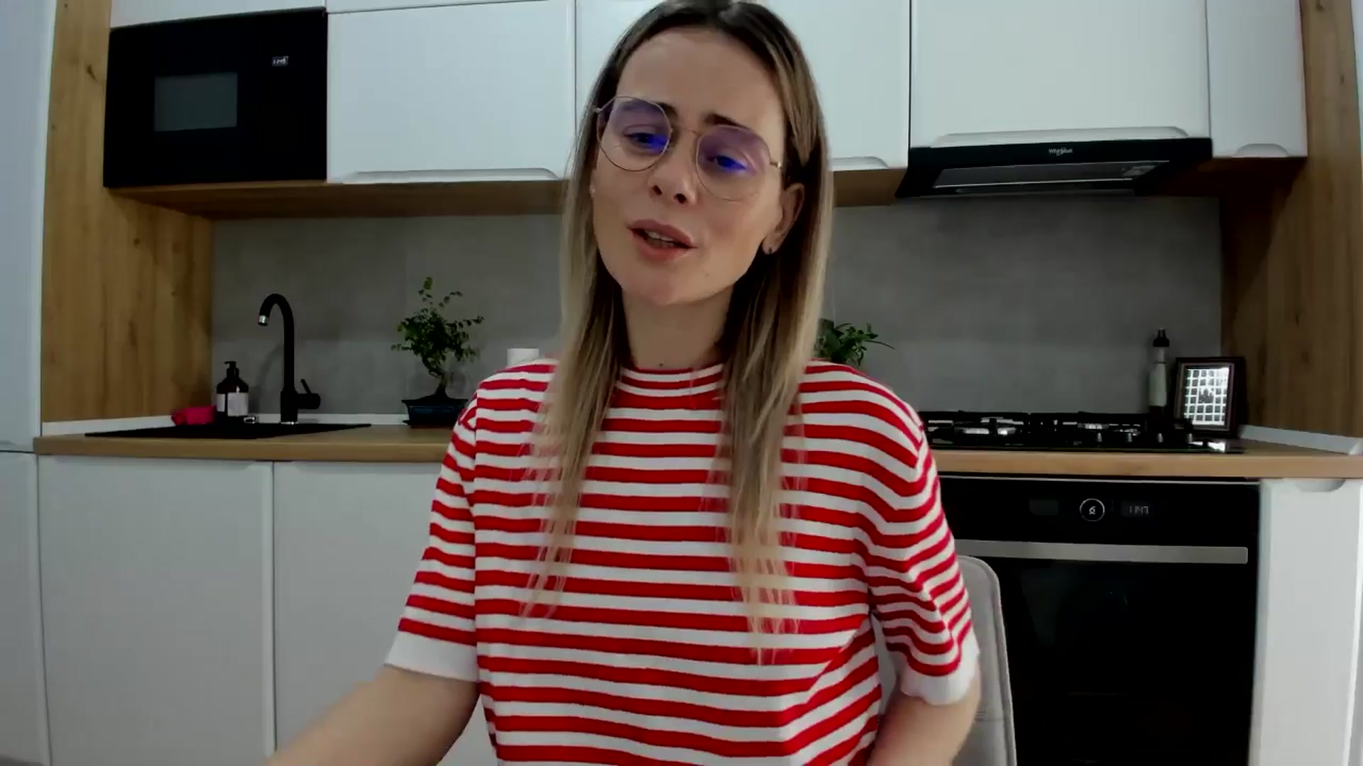 Gallery image thumbnail from DebbyPaige's myfreecams stream on, 03/12/2025, 11:40 image 11 of 20