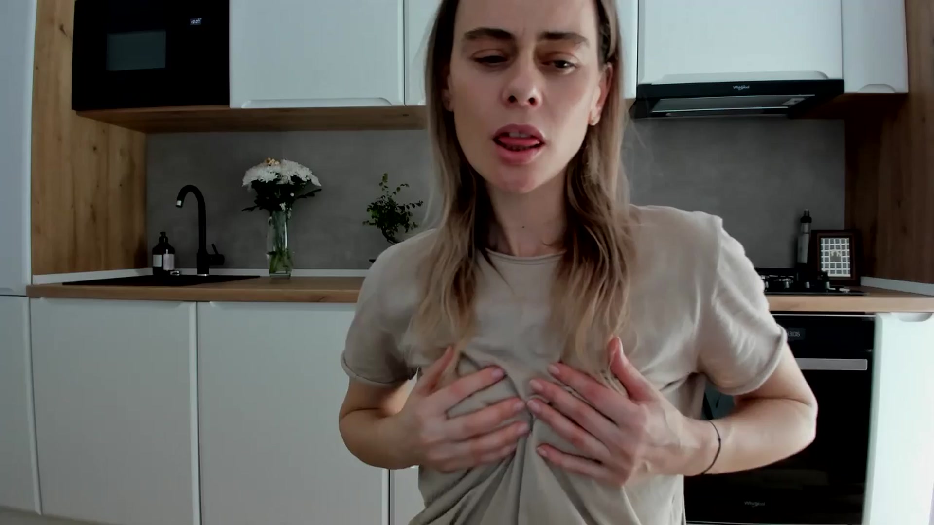 Gallery image thumbnail from DebbyPaige's myfreecams stream on, 03/14/2025, 11:58 image 9 of 20