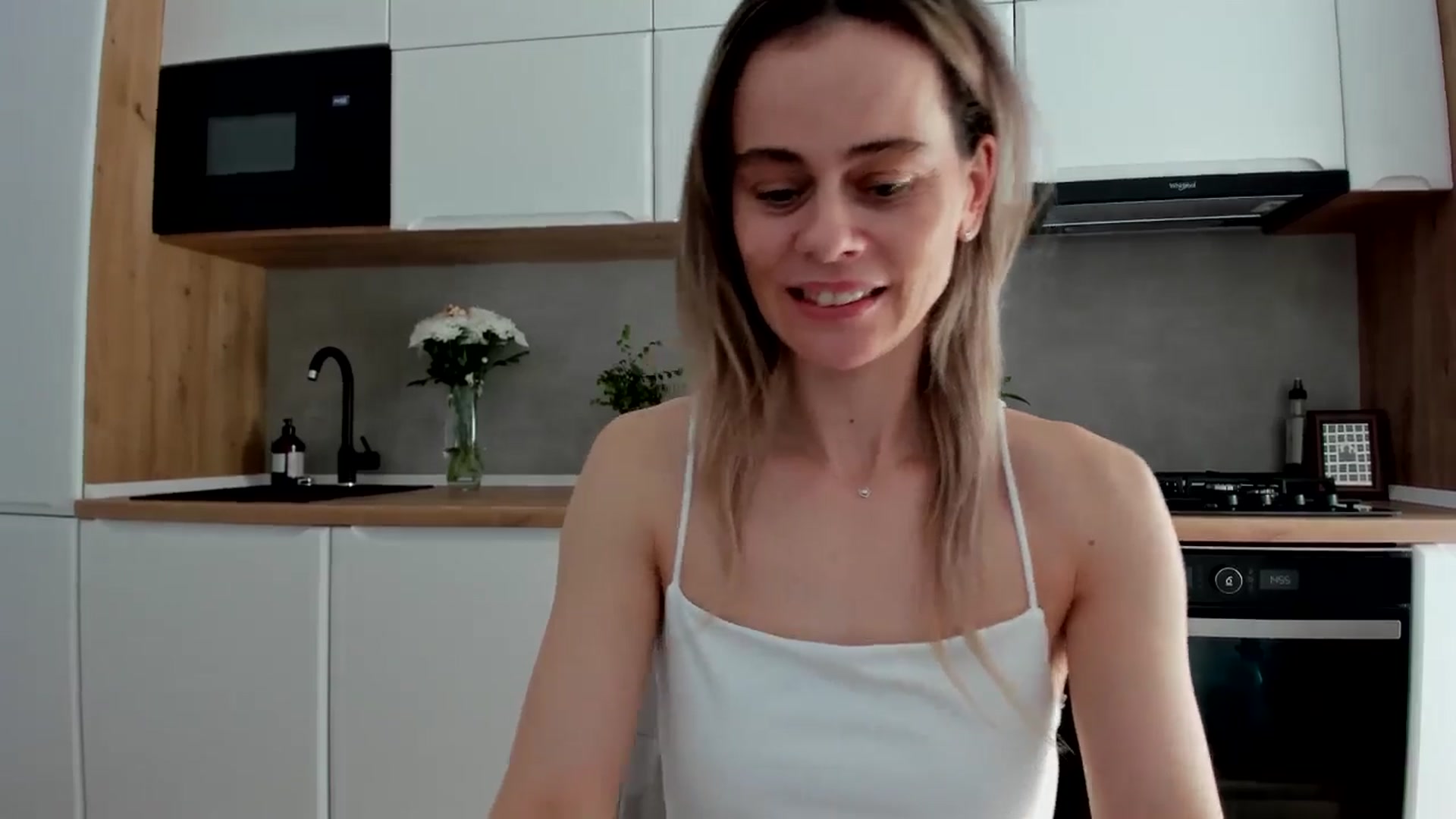 Gallery image thumbnail from DebbyPaige's myfreecams stream on, 03/14/2025, 14:10 image 7 of 20