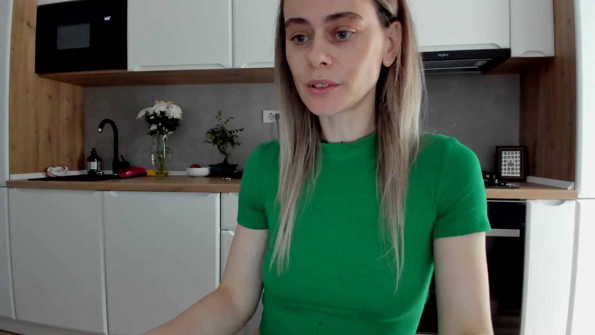 Gallery image thumbnail from DebbyPaige's myfreecams stream on, 03/17/2025, 10:23 image 17 of 20