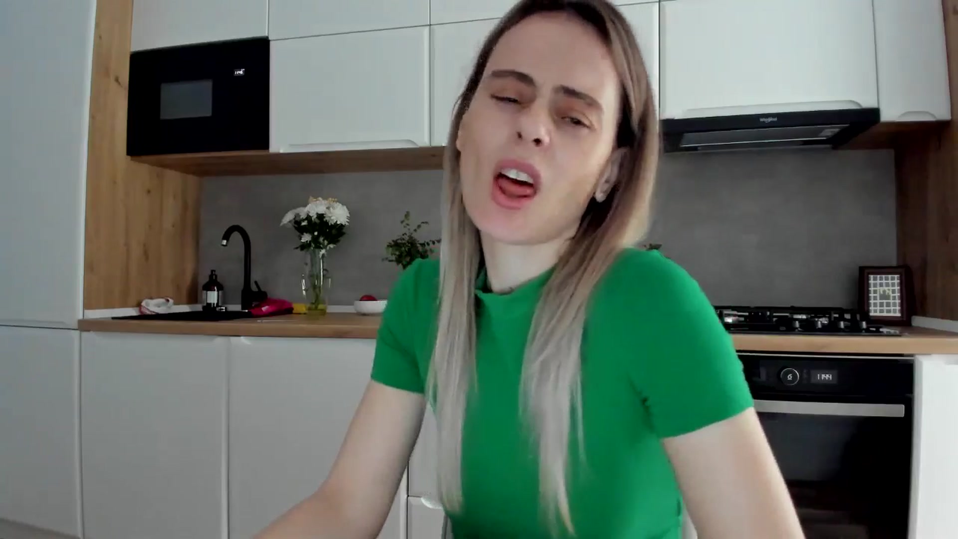Gallery image thumbnail from DebbyPaige's myfreecams stream on, 03/17/2025, 10:23 image 12 of 20