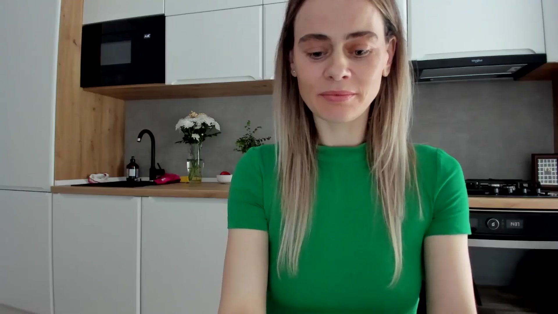 Gallery image thumbnail from DebbyPaige's myfreecams stream on, 03/17/2025, 13:35 image 15 of 20