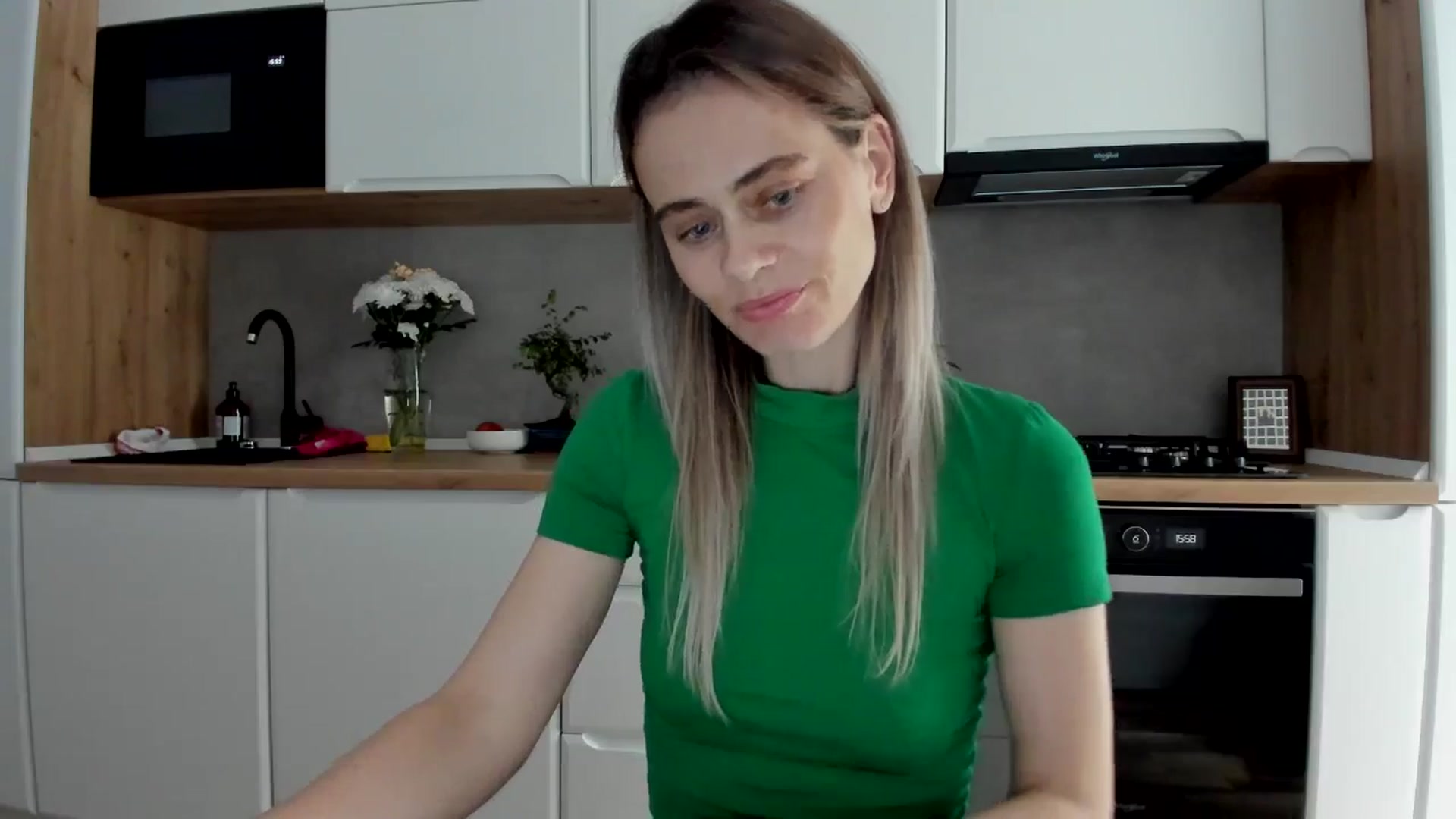 Gallery image thumbnail from DebbyPaige's myfreecams stream on, 03/17/2025, 14:19 image 6 of 20