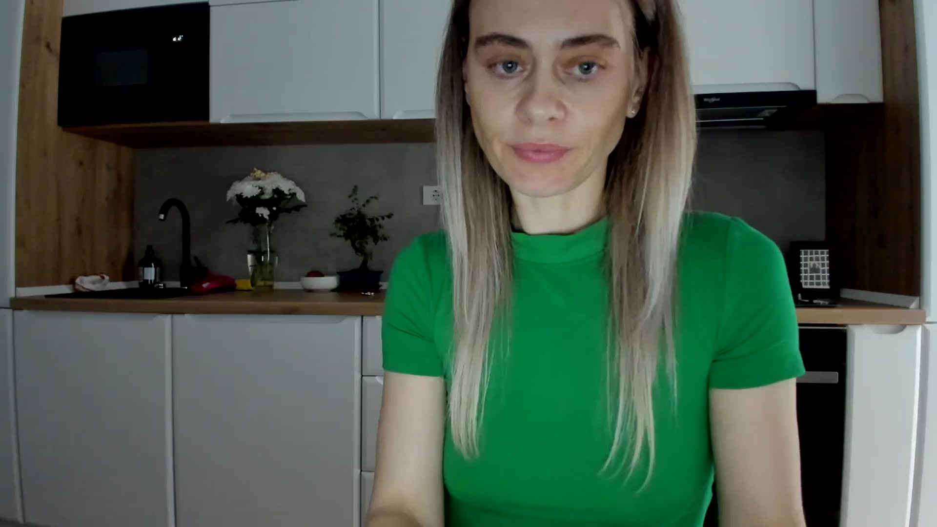 Gallery image thumbnail from DebbyPaige's myfreecams stream on, 03/17/2025, 14:19 image 16 of 20