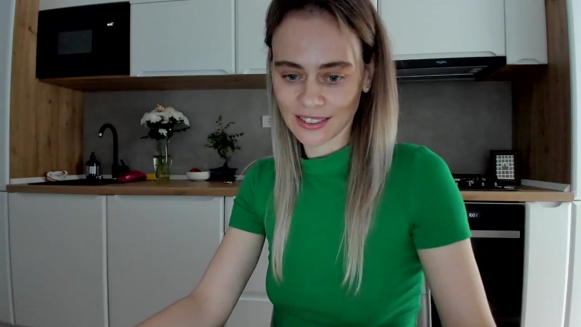Gallery image thumbnail from DebbyPaige's myfreecams stream on, 03/17/2025, 14:19 image 9 of 20