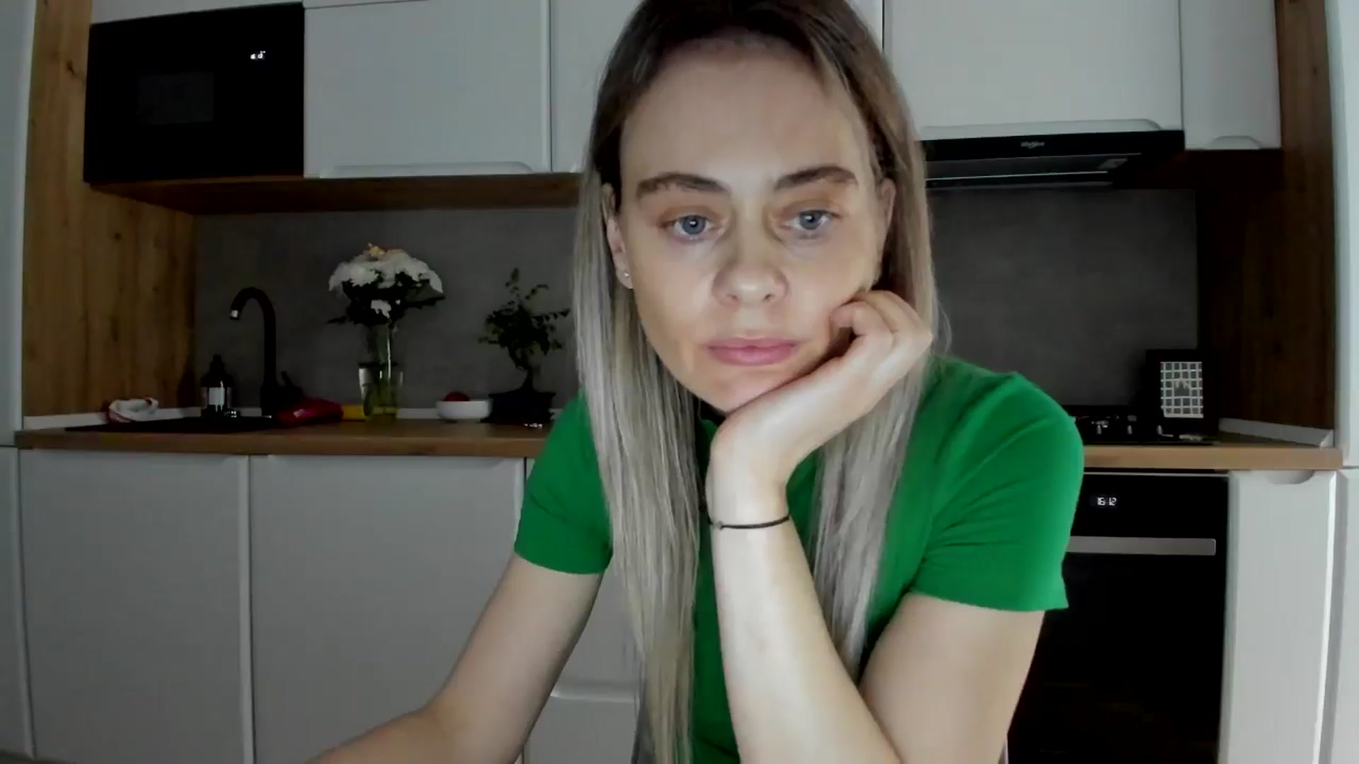 Gallery image thumbnail from DebbyPaige's myfreecams stream on, 03/17/2025, 14:19 image 17 of 20