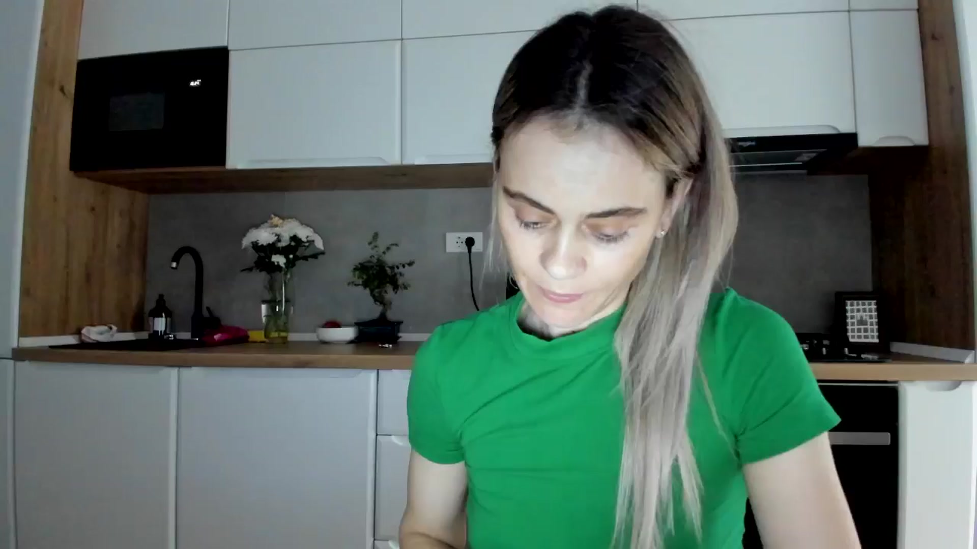 Gallery image thumbnail from DebbyPaige's myfreecams stream on, 03/17/2025, 14:37 image 1 of 20