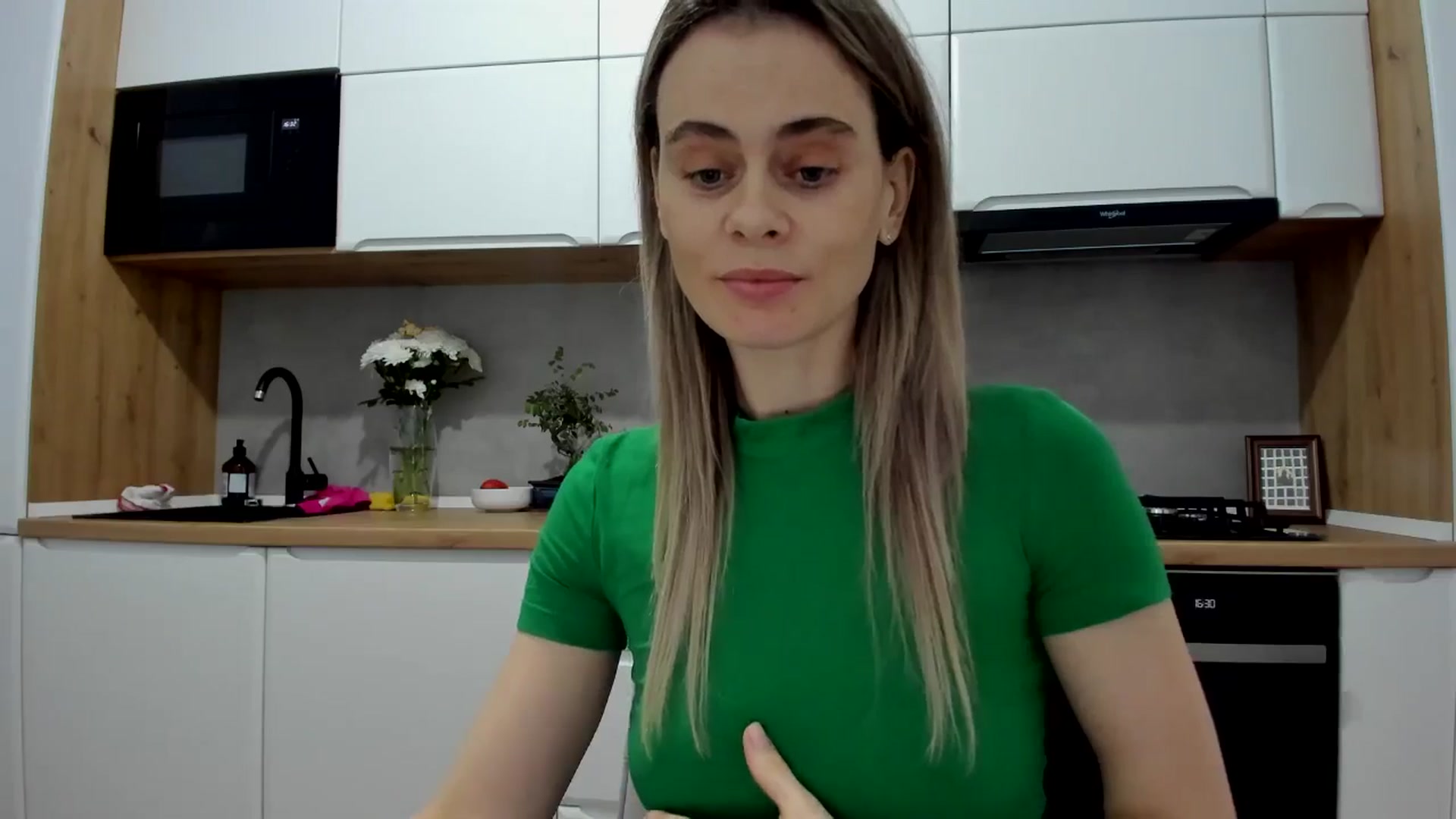 Gallery image thumbnail from DebbyPaige's myfreecams stream on, 03/17/2025, 14:37 image 13 of 20