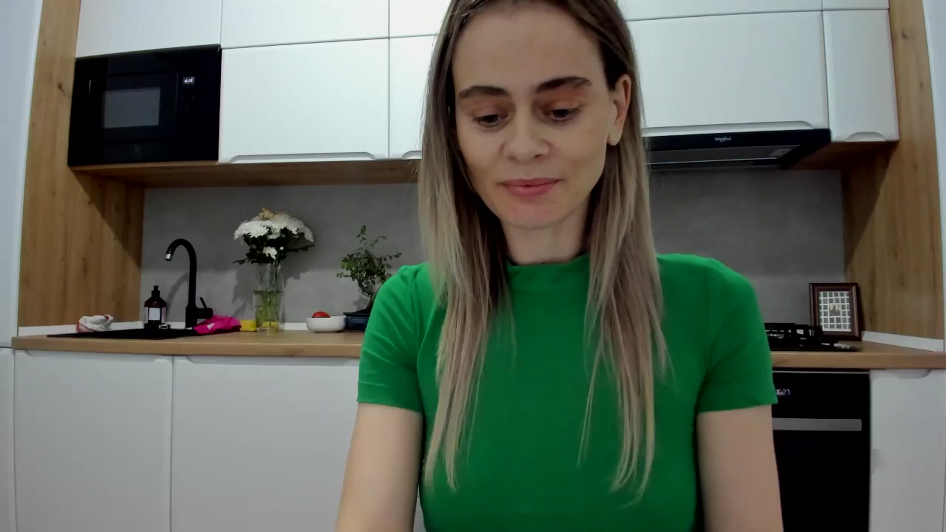 Gallery image thumbnail from DebbyPaige's myfreecams stream on, 03/17/2025, 14:37 image 7 of 20
