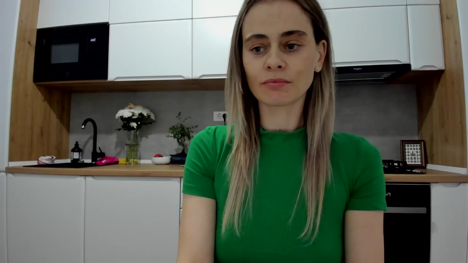 Gallery image thumbnail from DebbyPaige's myfreecams stream on, 03/17/2025, 14:37 image 10 of 20