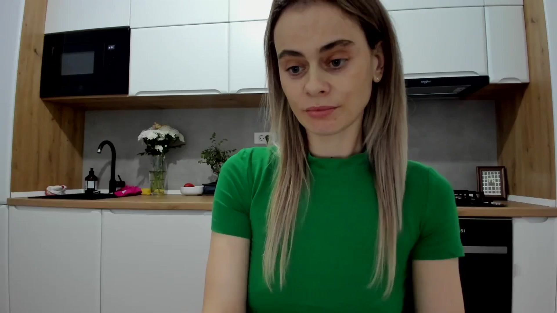 Gallery image thumbnail from DebbyPaige's myfreecams stream on, 03/17/2025, 14:37 image 15 of 20