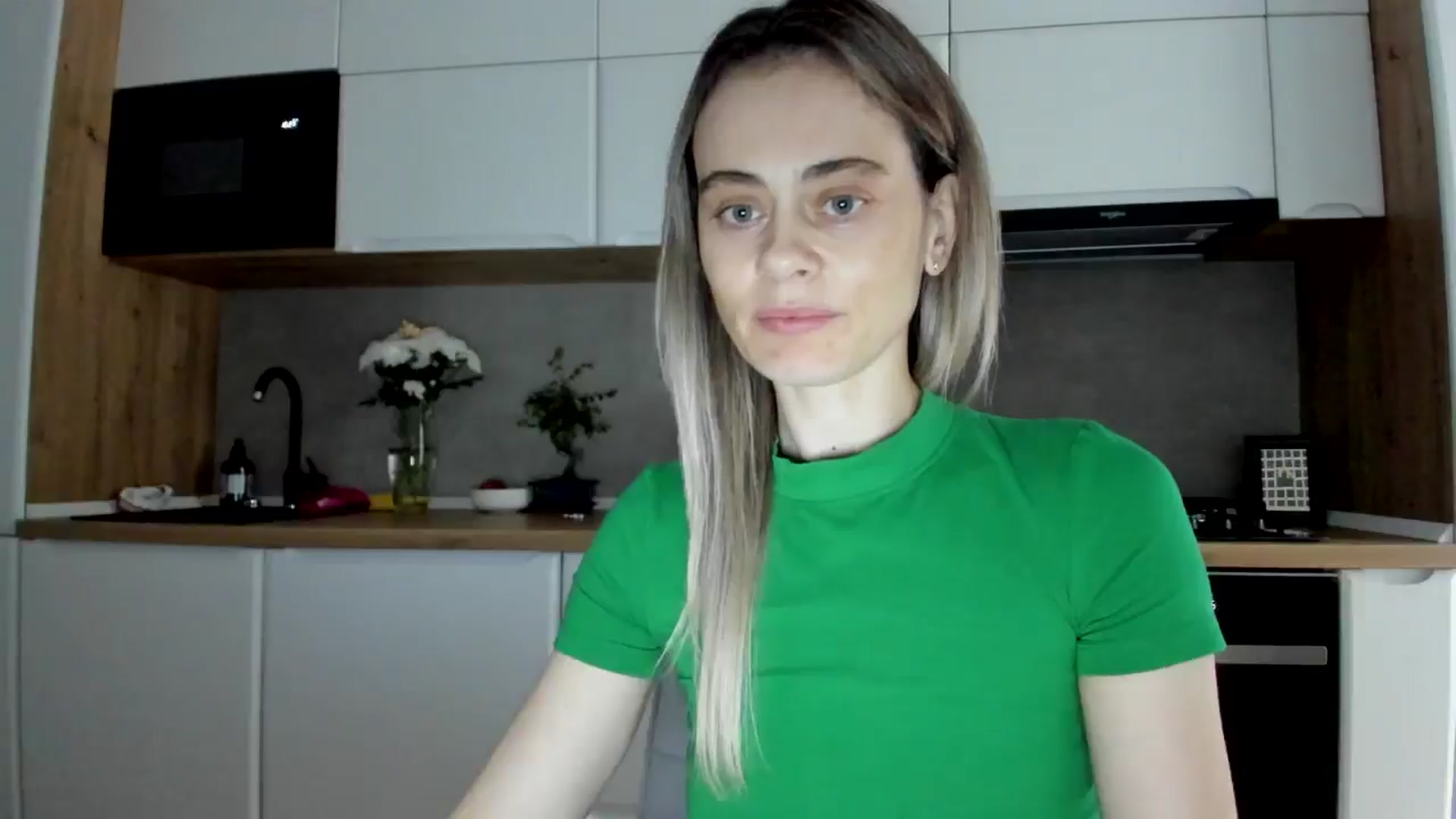 Gallery image thumbnail from DebbyPaige's myfreecams stream on, 03/17/2025, 14:37 image 5 of 20
