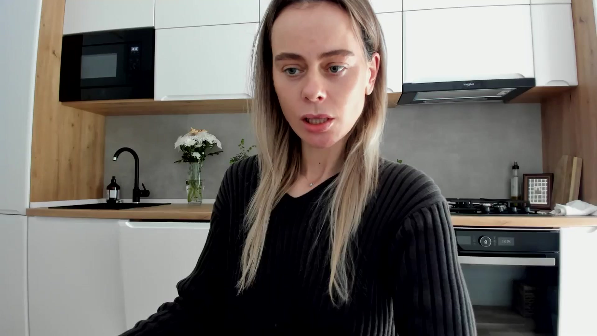 Gallery image thumbnail from DebbyPaige's myfreecams stream on, 03/18/2025, 11:36 image 17 of 20