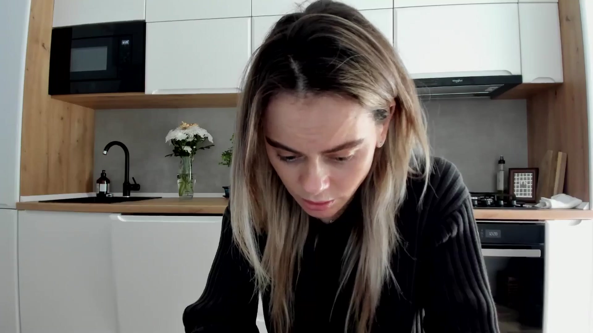 Gallery image thumbnail from DebbyPaige's myfreecams stream on, 03/18/2025, 11:36 image 6 of 20