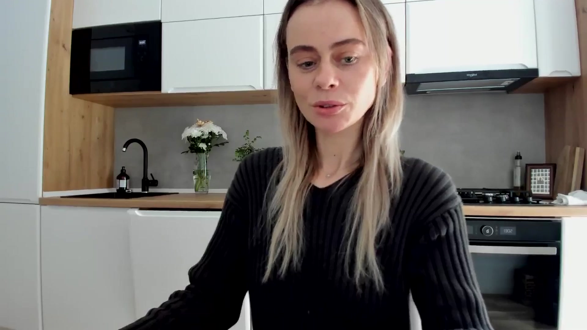 Gallery image thumbnail from DebbyPaige's myfreecams stream on, 03/18/2025, 11:36 image 14 of 20