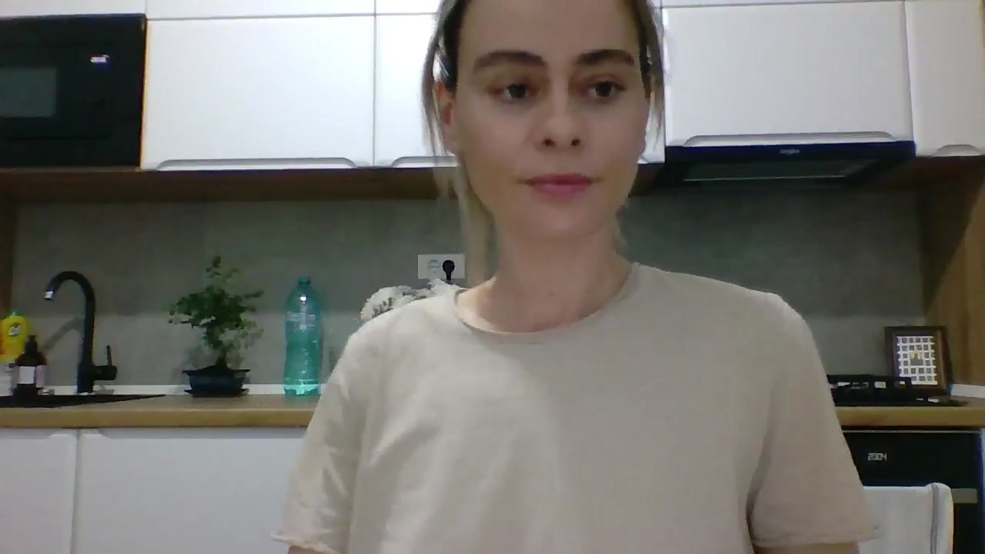 Gallery image thumbnail from DebbyPaige's myfreecams stream on, 03/21/2025, 18:10 image 16 of 20