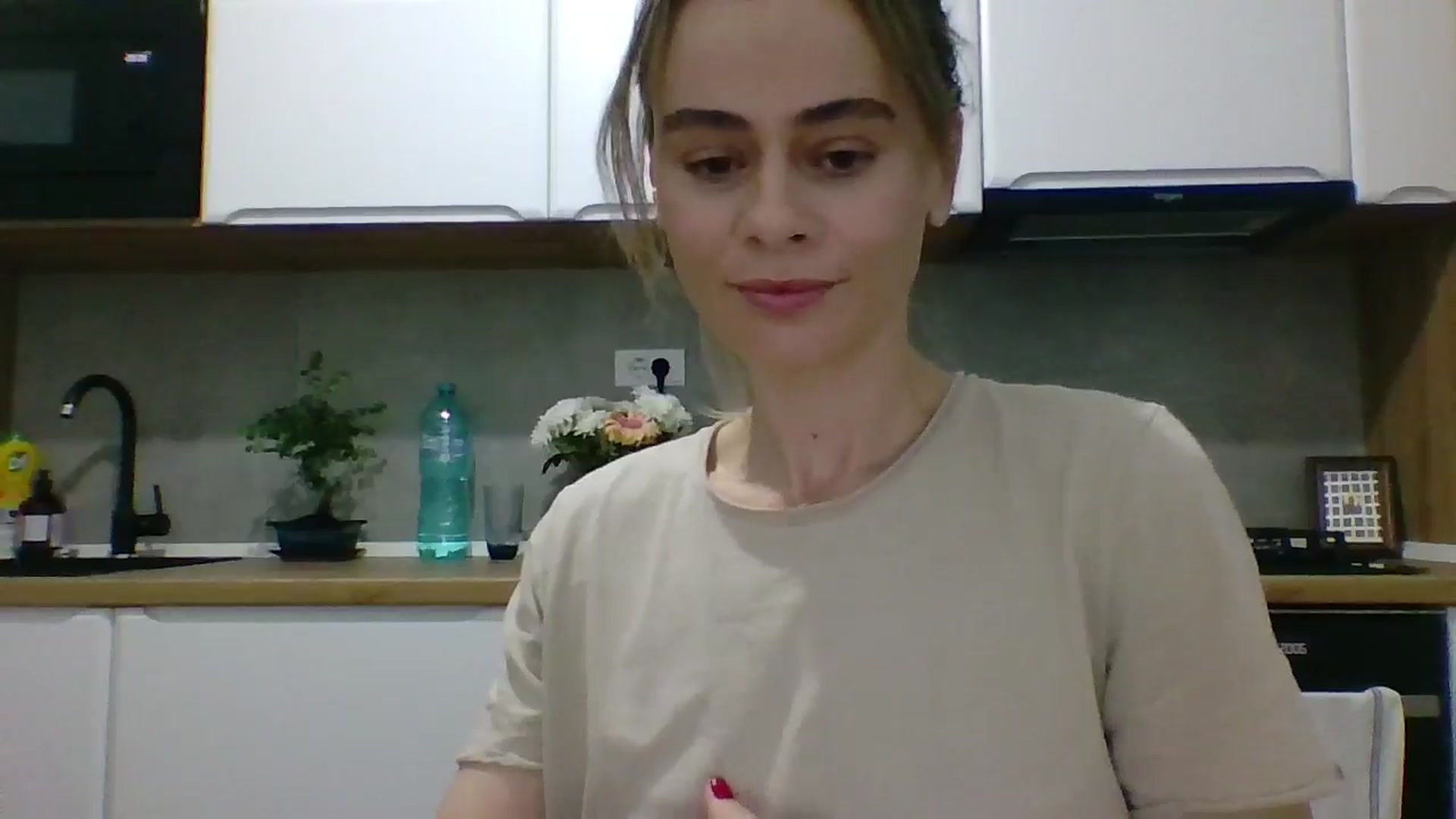 Gallery image thumbnail from DebbyPaige's myfreecams stream on, 03/21/2025, 18:10 image 20 of 20