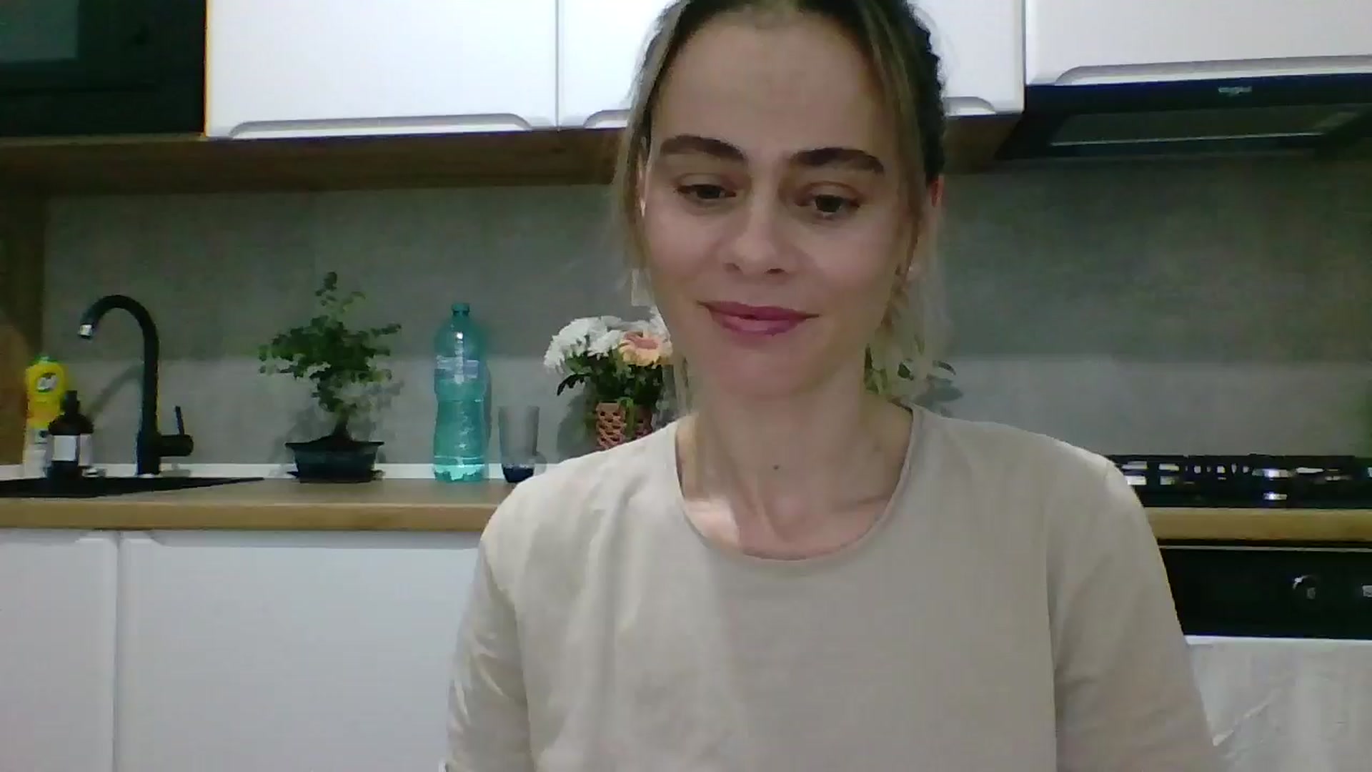 Gallery image thumbnail from DebbyPaige's myfreecams stream on, 03/21/2025, 18:10 image 1 of 20