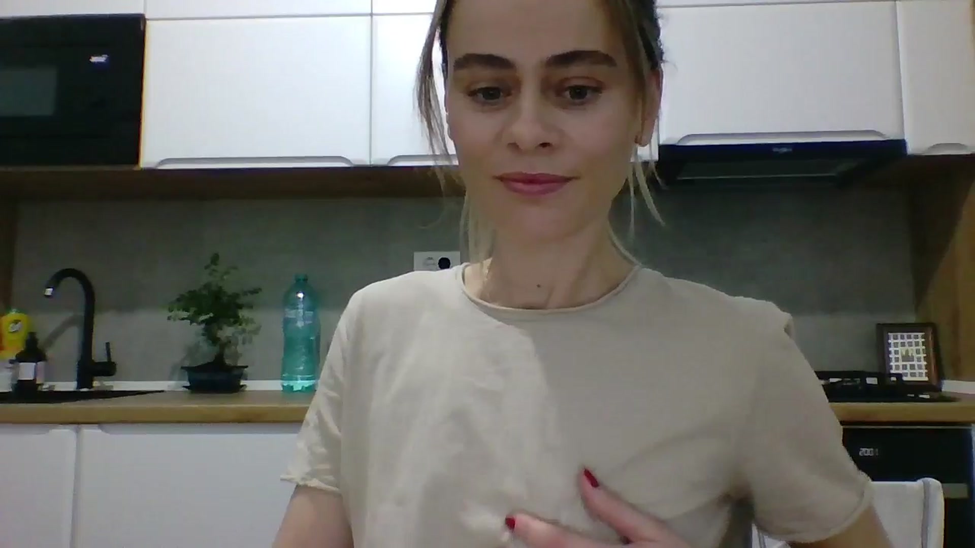 Gallery image thumbnail from DebbyPaige's myfreecams stream on, 03/21/2025, 18:10 image 9 of 20