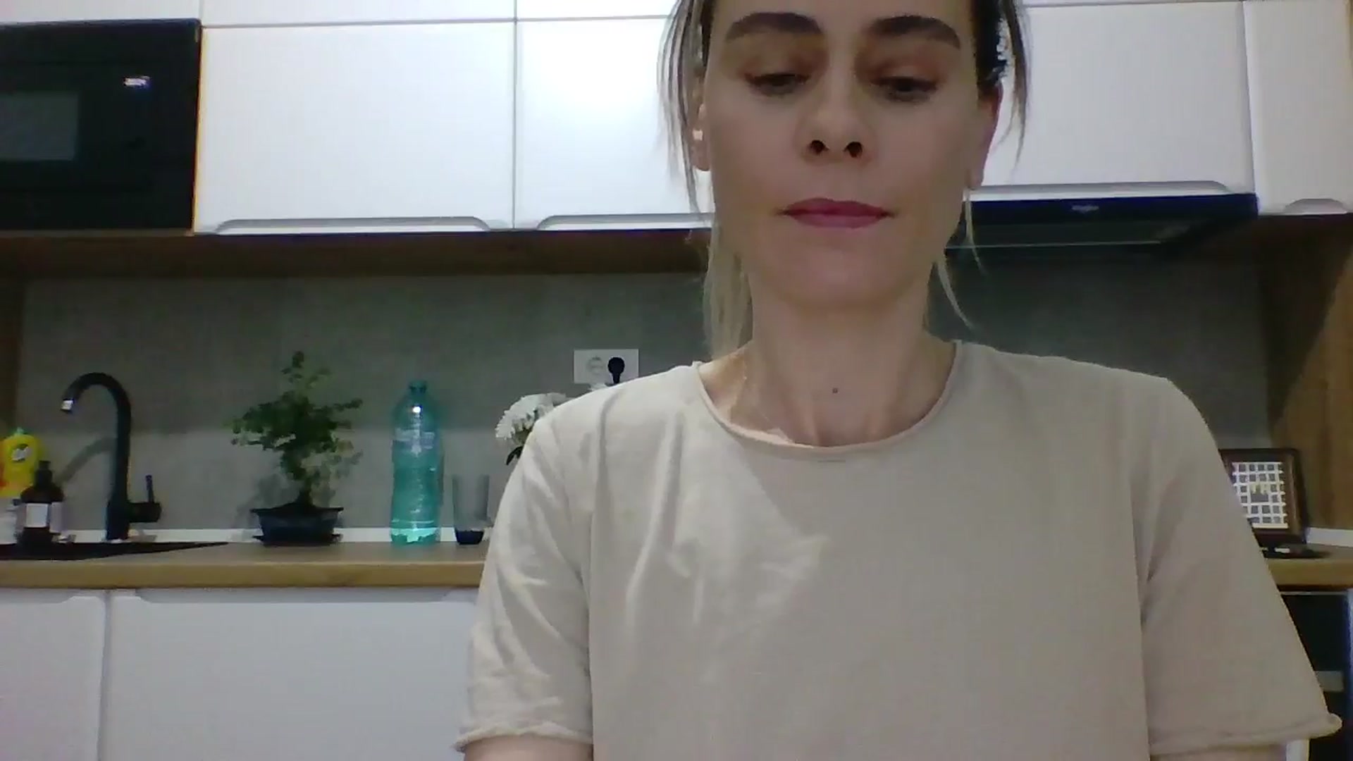 Gallery image thumbnail from DebbyPaige's myfreecams stream on, 03/21/2025, 18:10 image 13 of 20