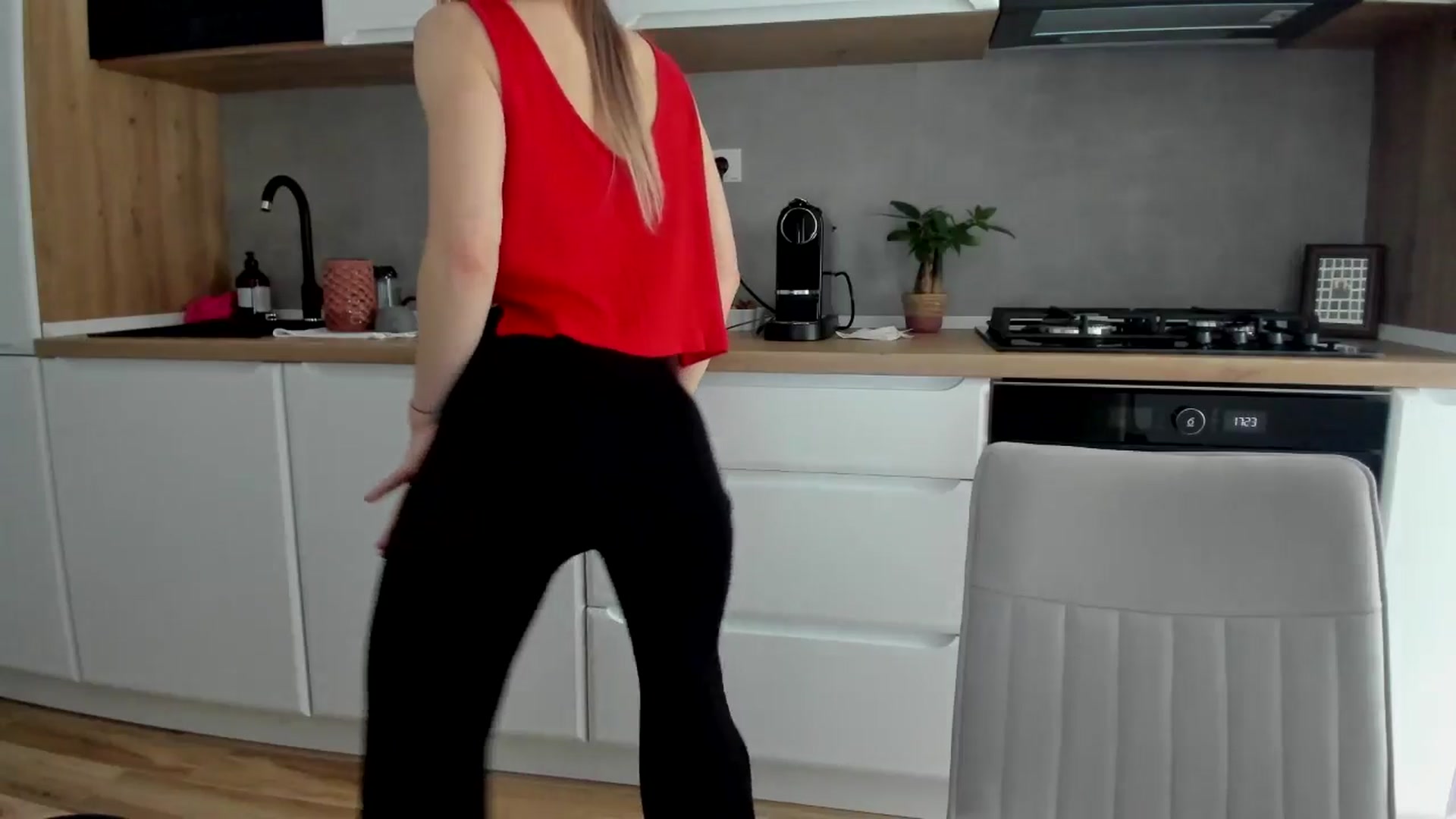 Gallery image thumbnail from DebbyPaige's myfreecams stream on, 03/23/2025, 15:36 image 12 of 20