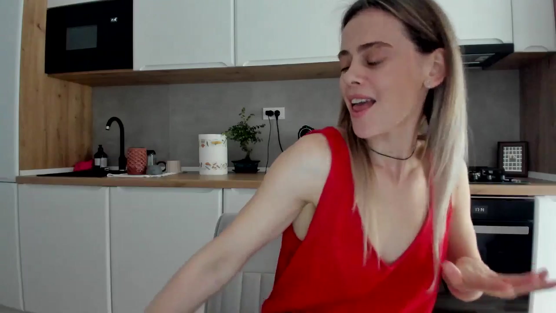 Gallery image thumbnail from DebbyPaige's myfreecams stream on, 03/23/2025, 15:36 image 4 of 20