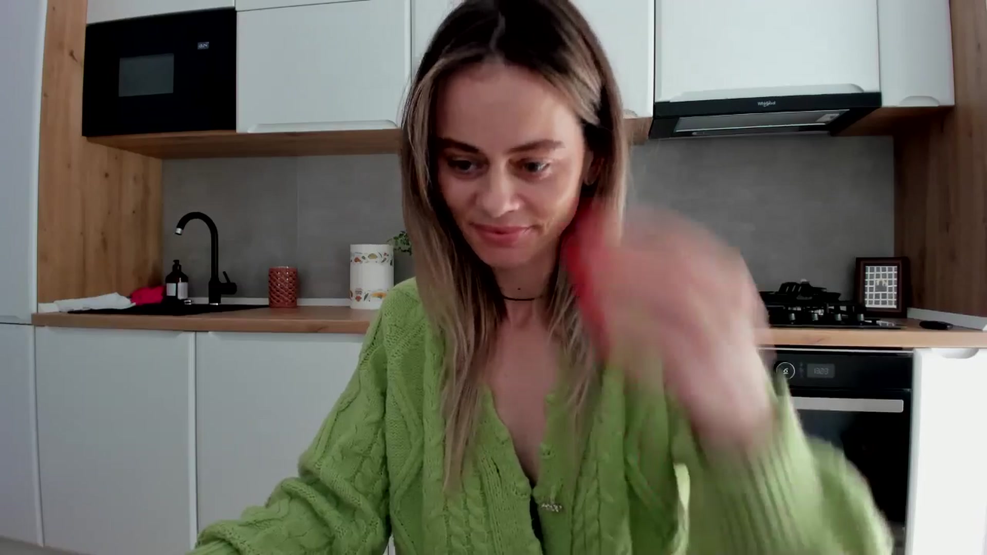 Gallery image thumbnail from DebbyPaige's myfreecams stream on, 03/24/2025, 11:31 image 19 of 20